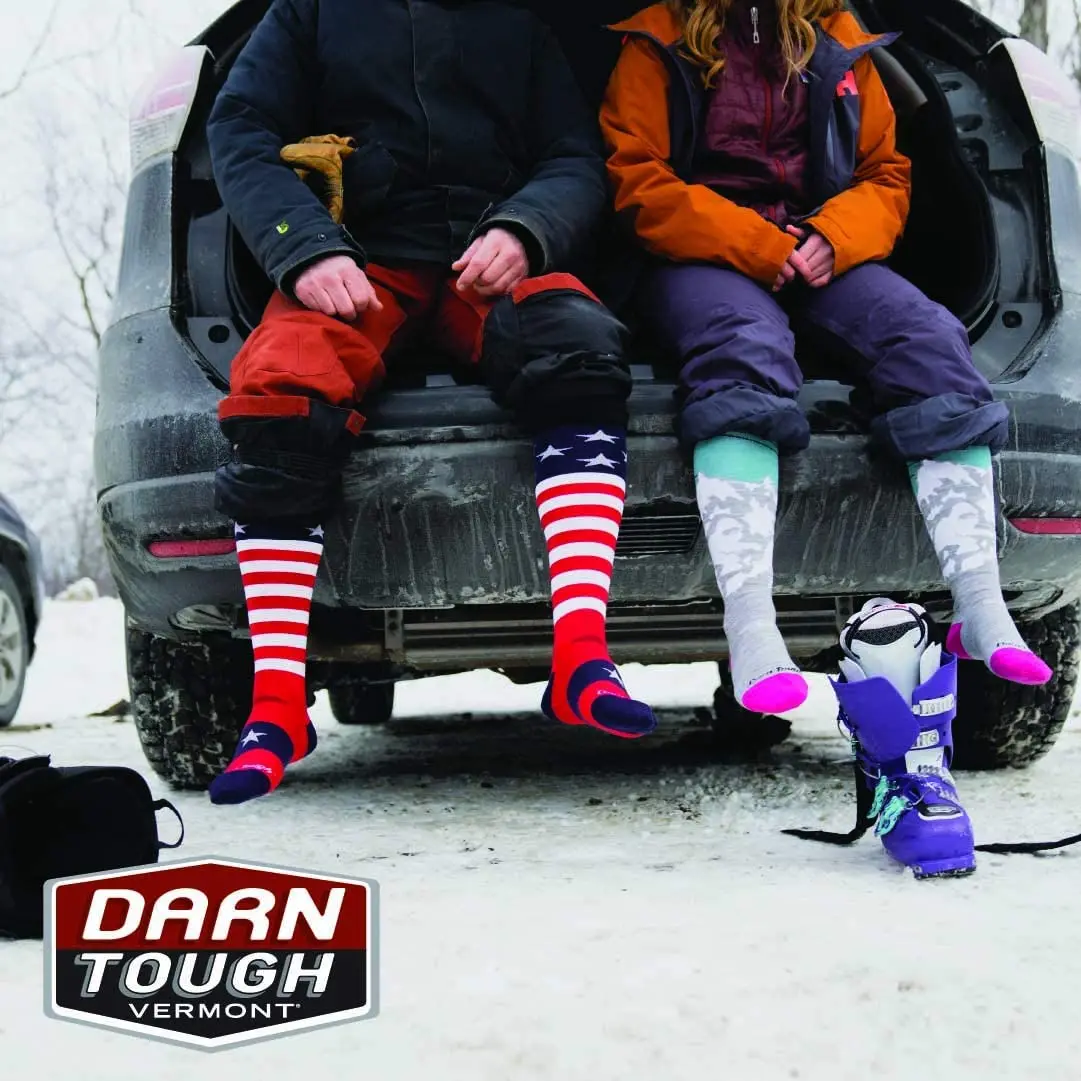 Оптовая продажа красочные носки высокого качества с логотипом на заказ 100% хлопок мужские популярные героями Marvel