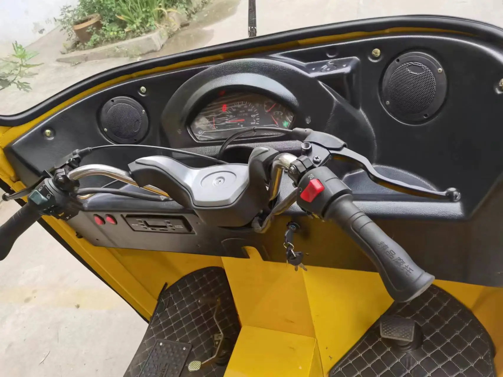 Hot Selling Motorized Three Wheeler Tricycle Taxi Indian  Cheap Price Auto Rickshaw