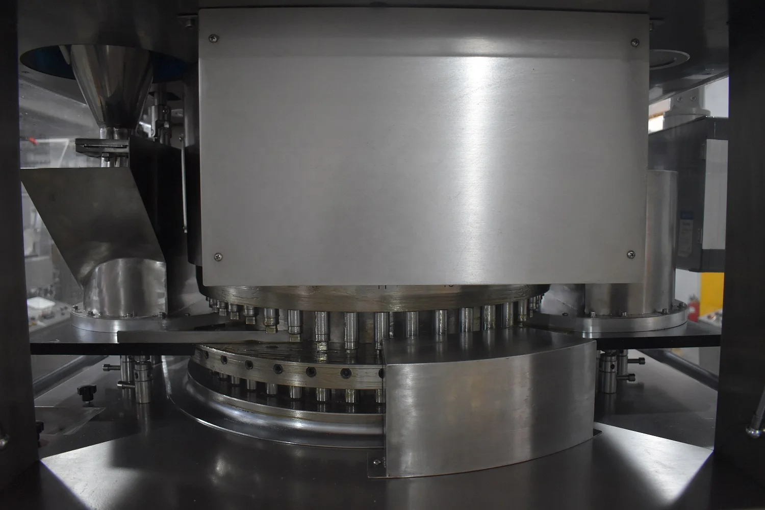 Pharmaceutical Automatic Tablet Pill Press Machine