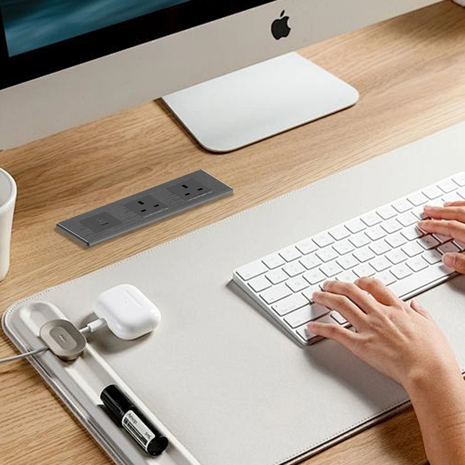 Multifunctional Uk Recessed Wall Plug Mounted Power Outlet 65W Desktop Surge Protector Power Strip Socket Office Desk USB Socket