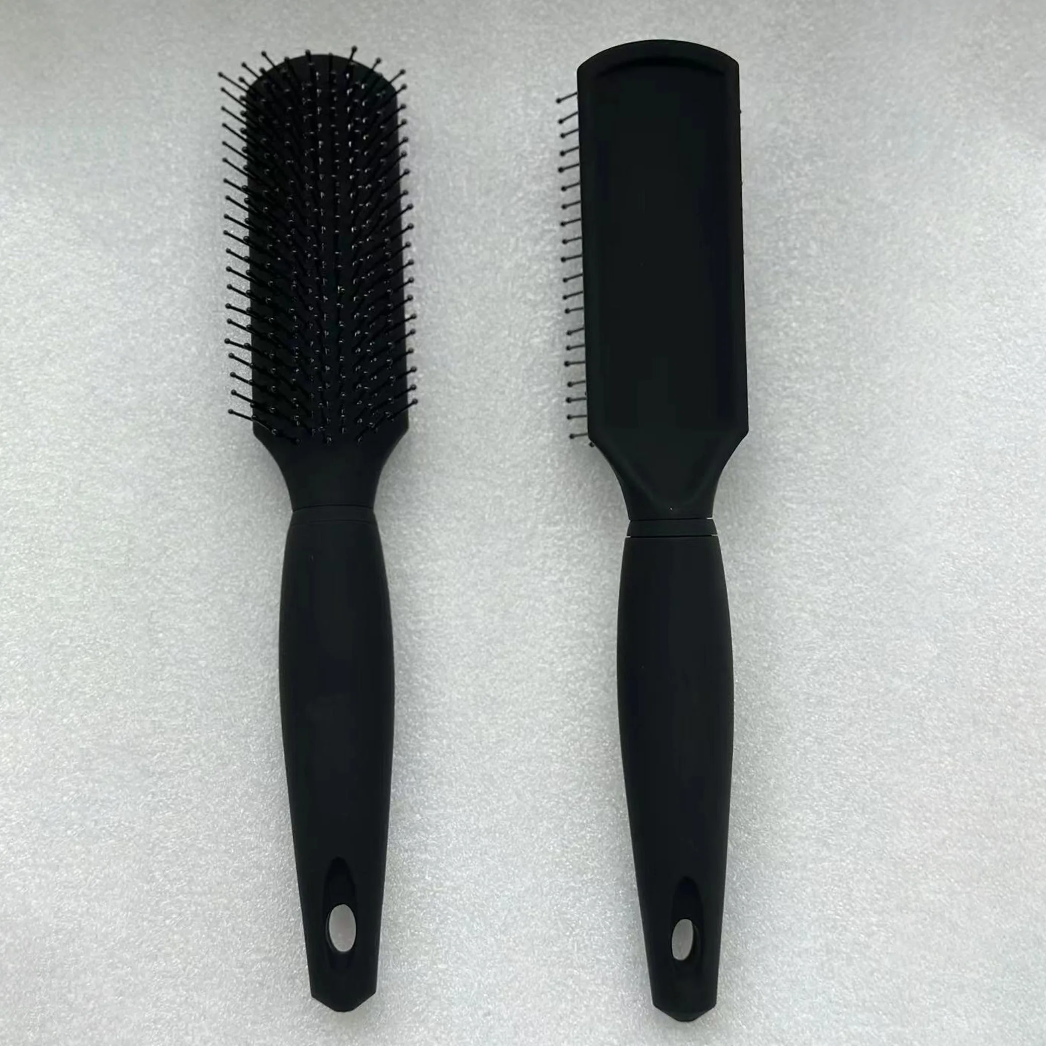 Custom Wig Brush with Logo Private Label Paddle Boar Bristle Hair Scalp Massager round Detangling Hair Brush