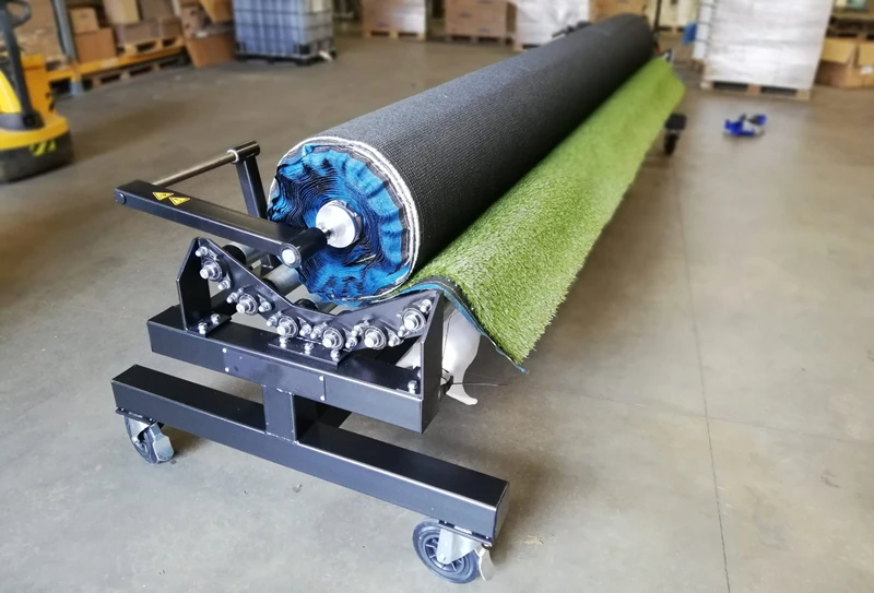 UNI Artificial Grass roll up and unroll  manual machine
