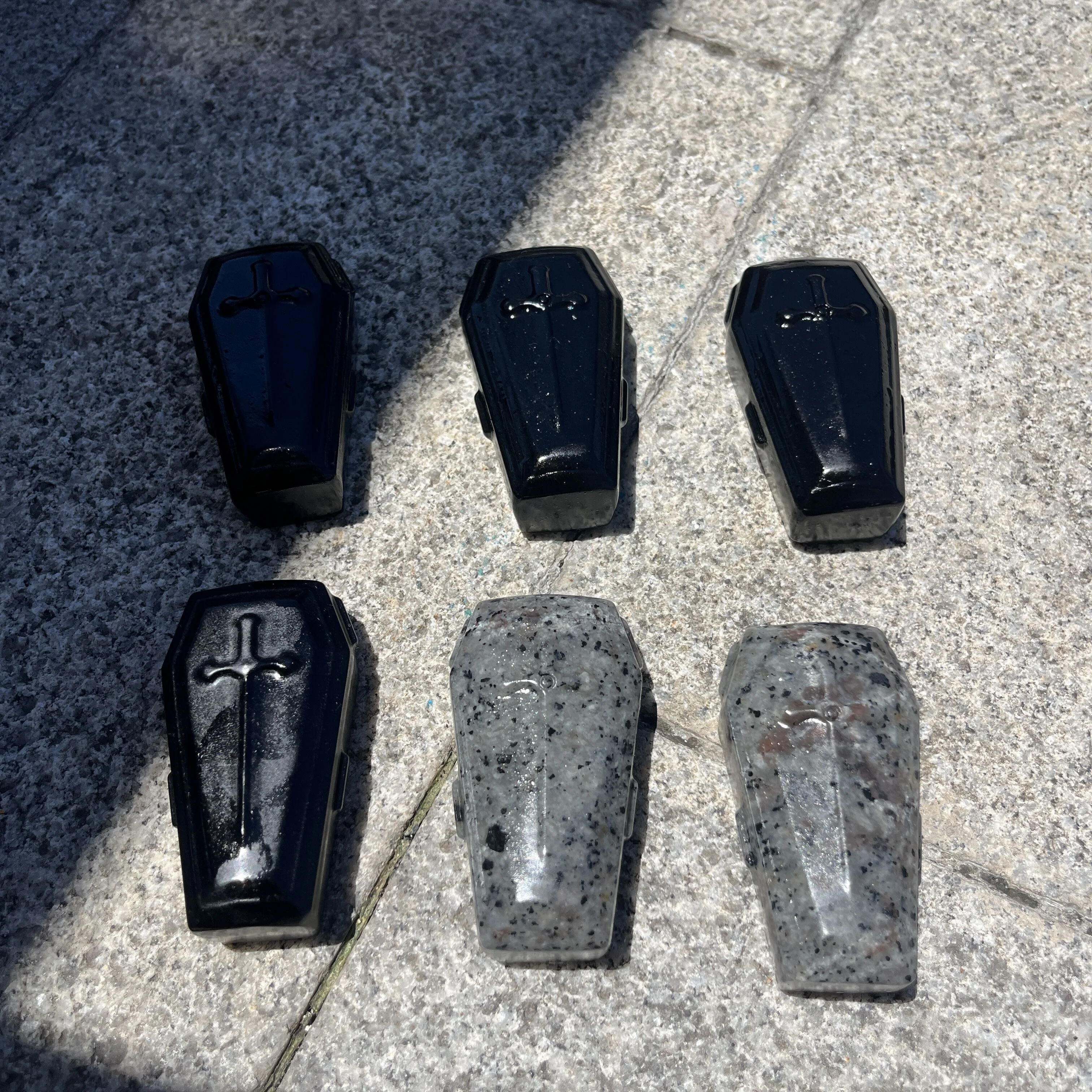 Hot Selling Coffin Shape Crystal Crafts Wholesale Black Obsidian Flame Stones Coffin Carvings For Halloween Gift