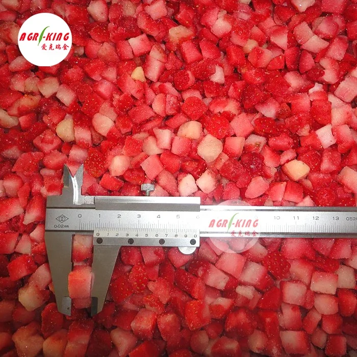 Кубики замороженной клубники оптом