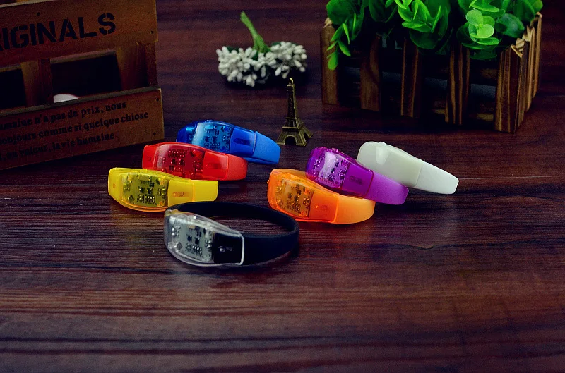 PS Silicon material sound activated led bracelet Light up flashing led bracelet for party concert