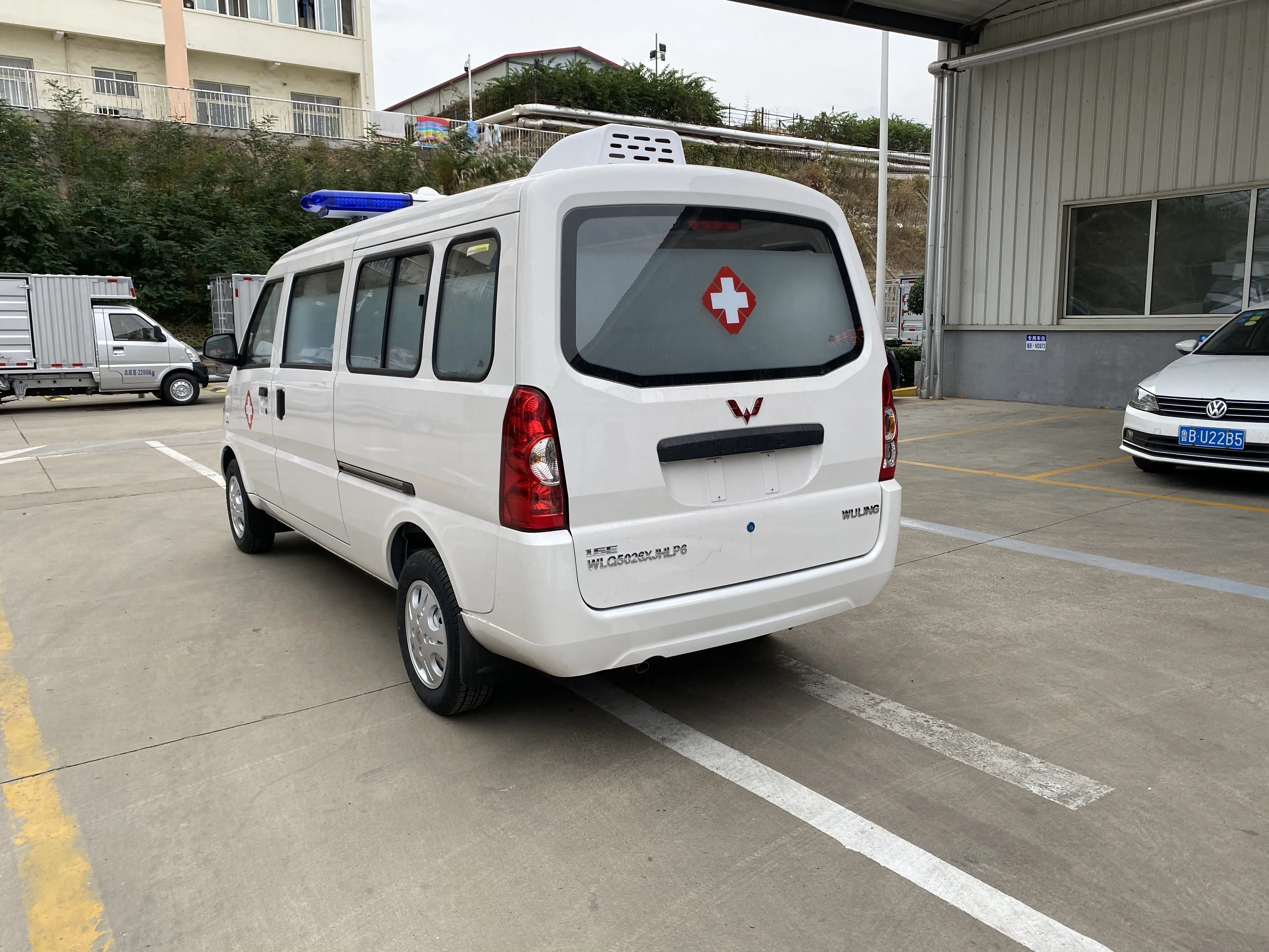 Small size ambulance van medical Car emergency ambulance