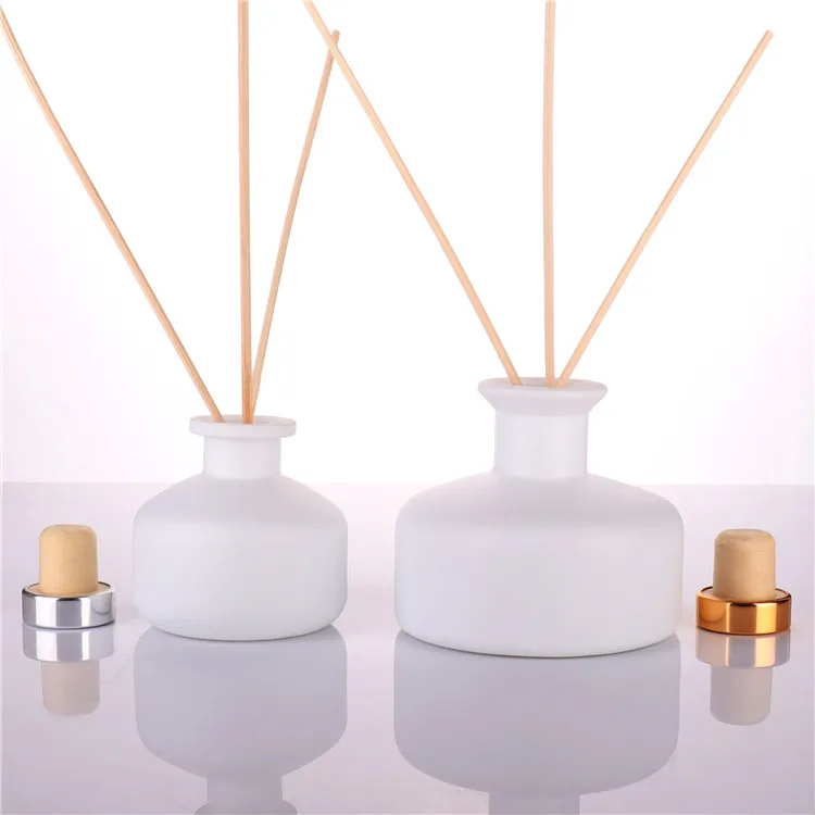 OEM wholesale 90ml frosted home decoration fragrance reed diffuser glass bottles