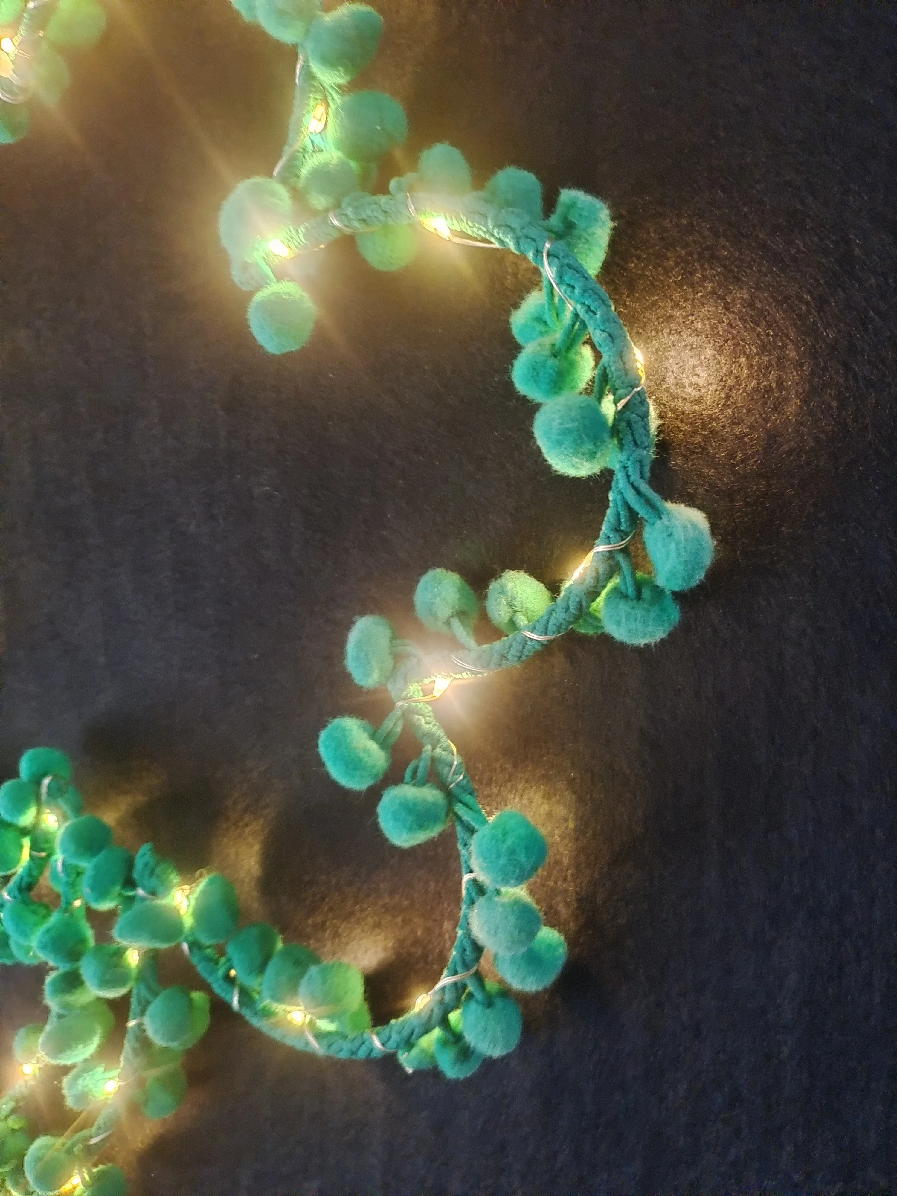 Custom Outdoor Metal Framed Green Leaves Pompom Ball Garden Holiday Christmas Decoration Copper Wire Lights For Home