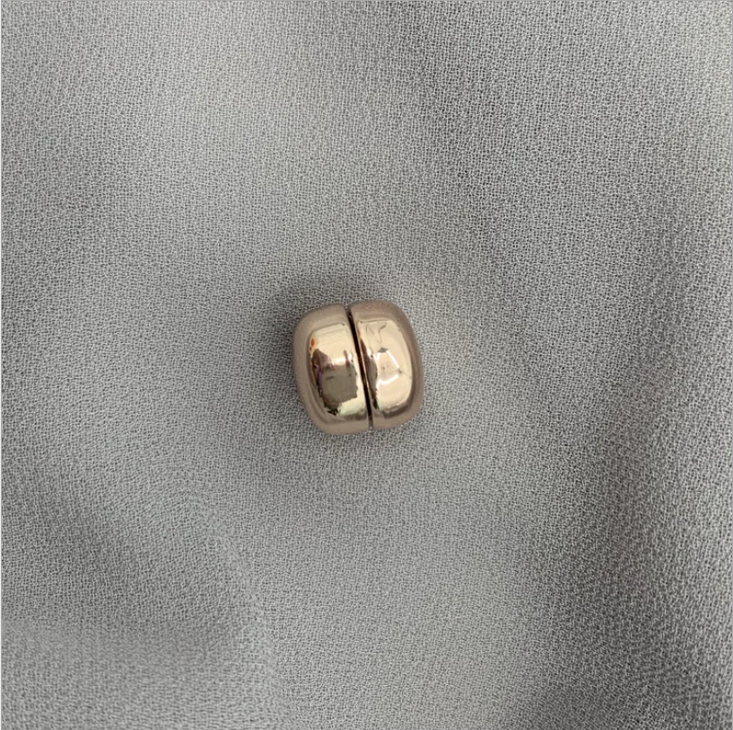 New Design Small Round Magnetic Pin Women Brooch Silver Hijab Jewelry Brooches Women Luxury Magnet Brooch Set in Malaysia