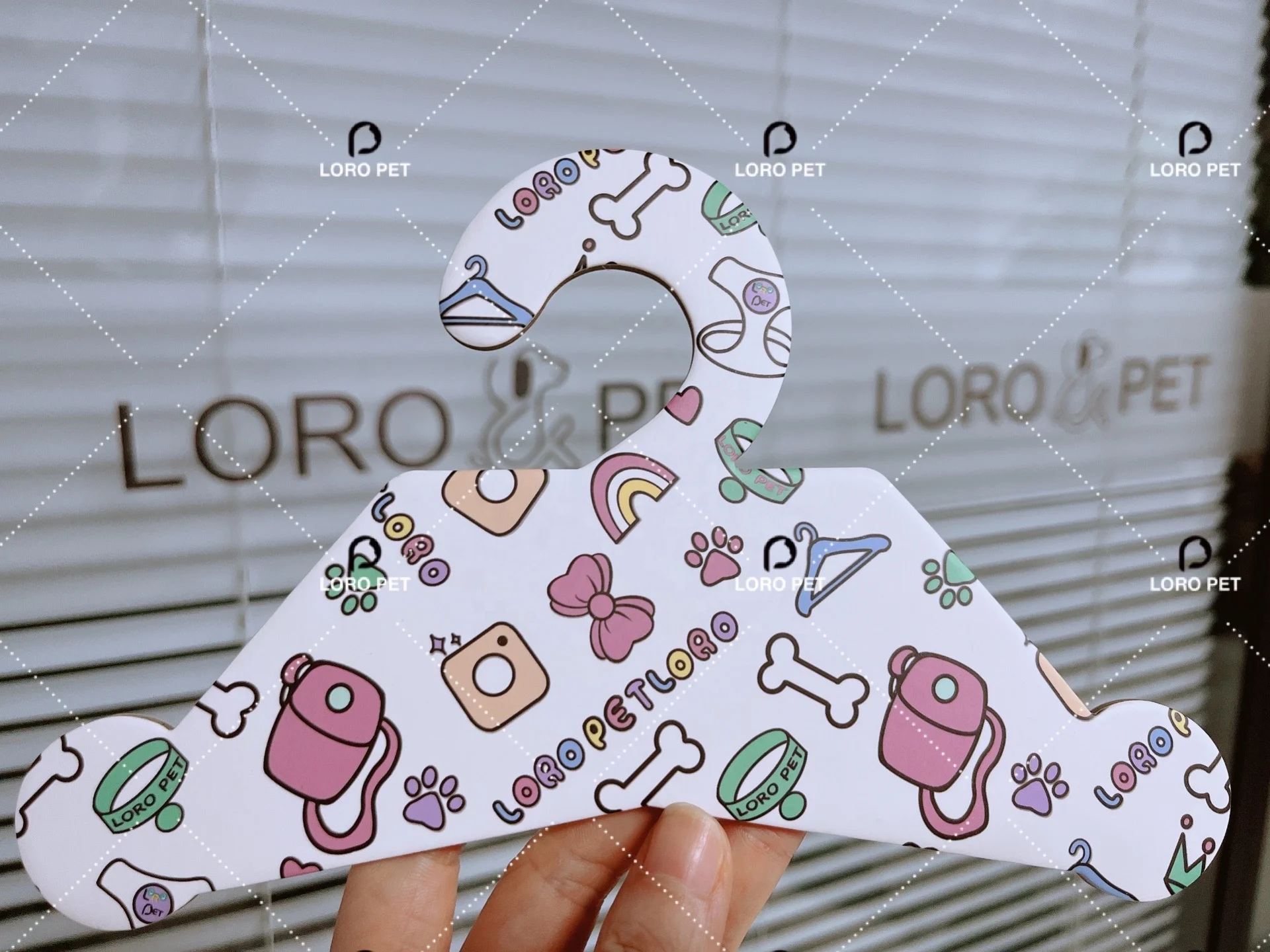 Recycled Biodegradable Eco-friendly Custom Printed Cardboard Paper Suit Coat Clothes Pet Clothes Cardboard Paper Hanger