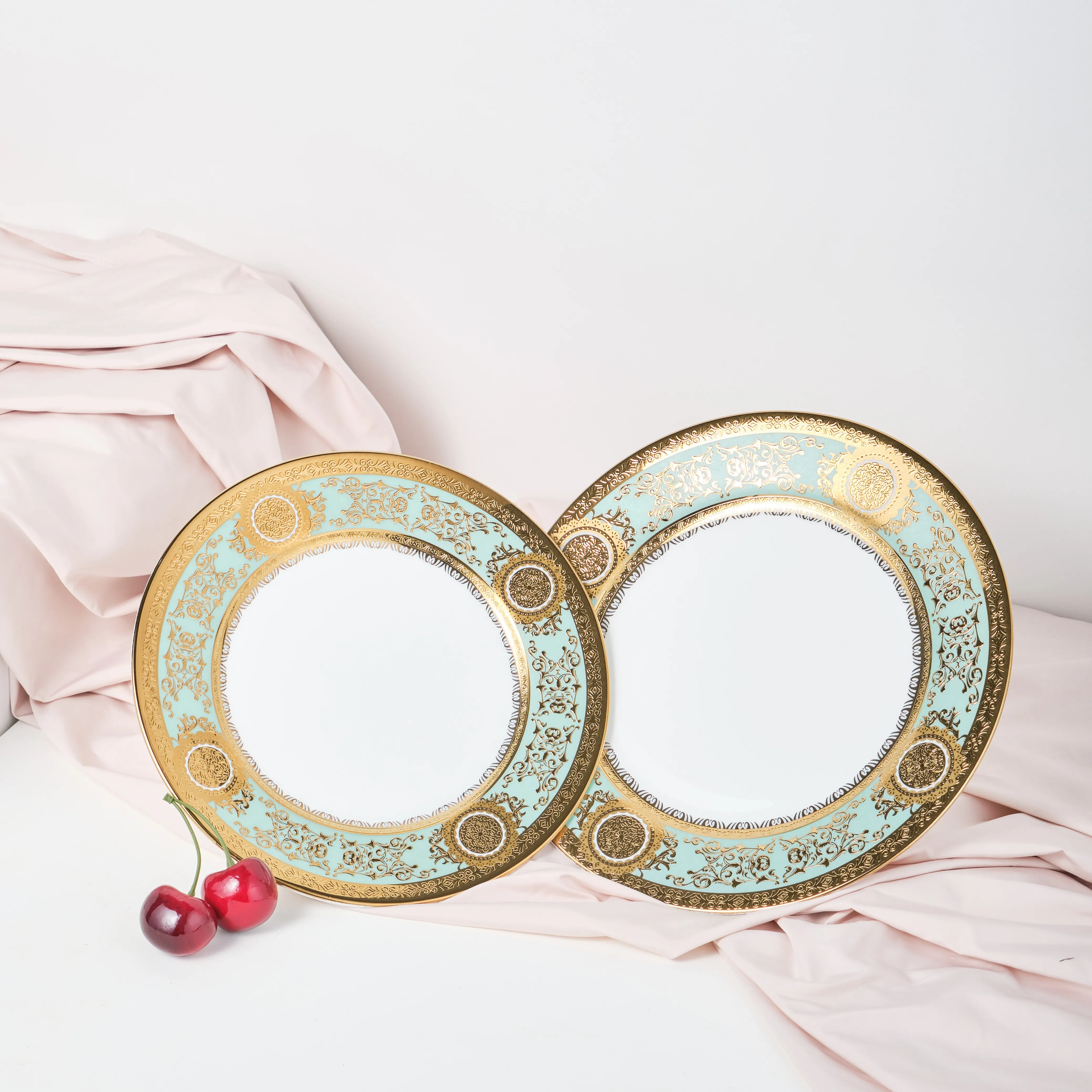Luxury dinnerware restaurant crockery platos porcelain dinner serving dishes set ceramic plates