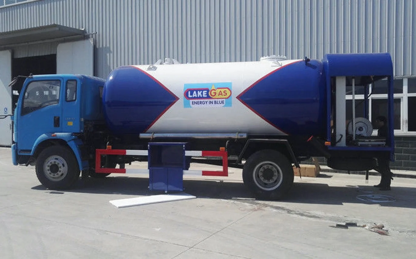 6Tons LPG Road Tanker 12 000liters Bobtail Truck with dispenser for
