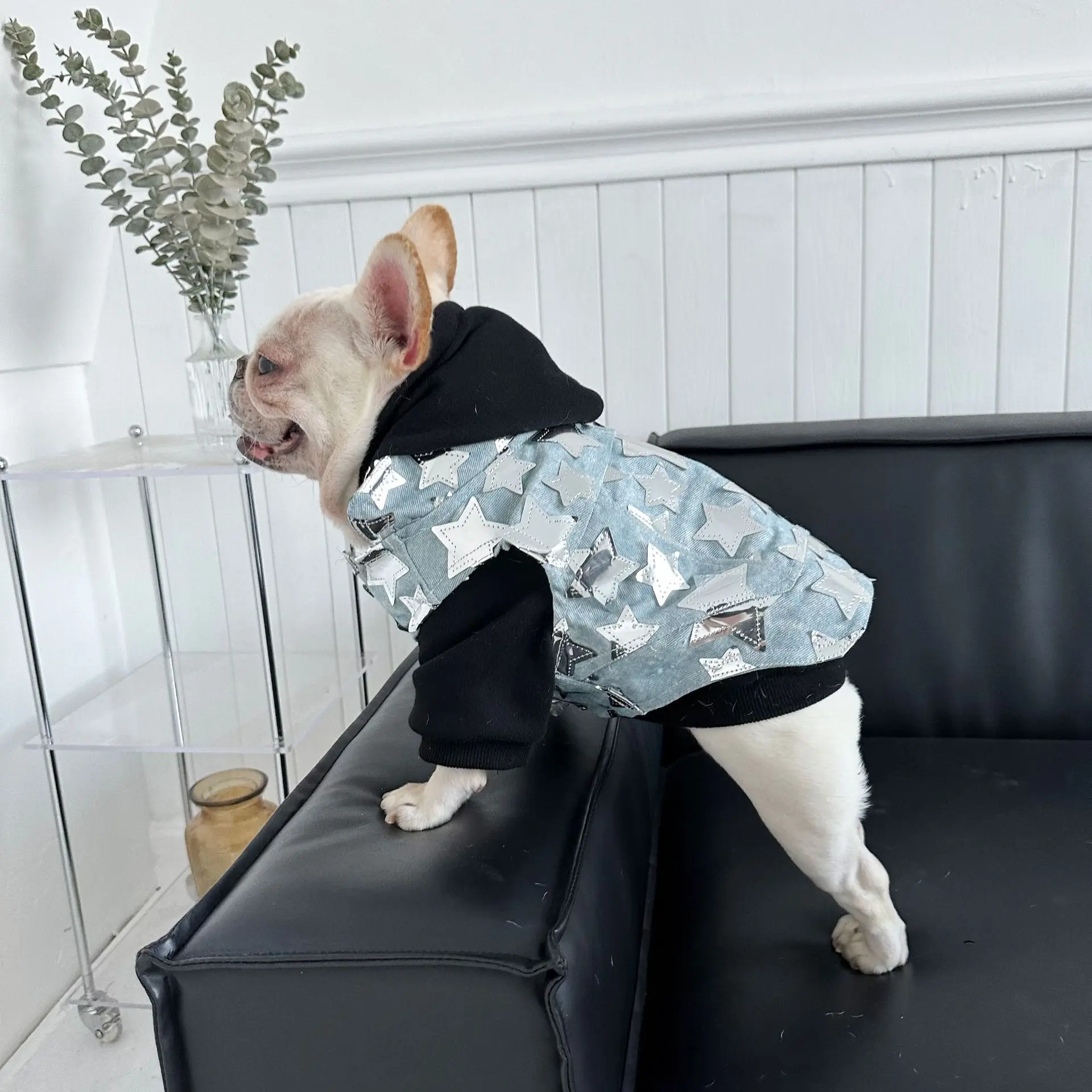 2024 New Design Luxury Autumn/Summer Thin Pet Clothes Sequins Star Cowboy Denim Dog Vest for Cat French Bulldog Schnauzer