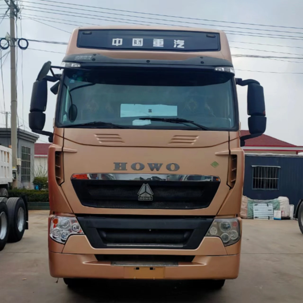 Sale New Used Sinotruk Howo Tractor Head 6x4 Diesel Fuel CNG Type Tractor Truck For Logistics Transportation