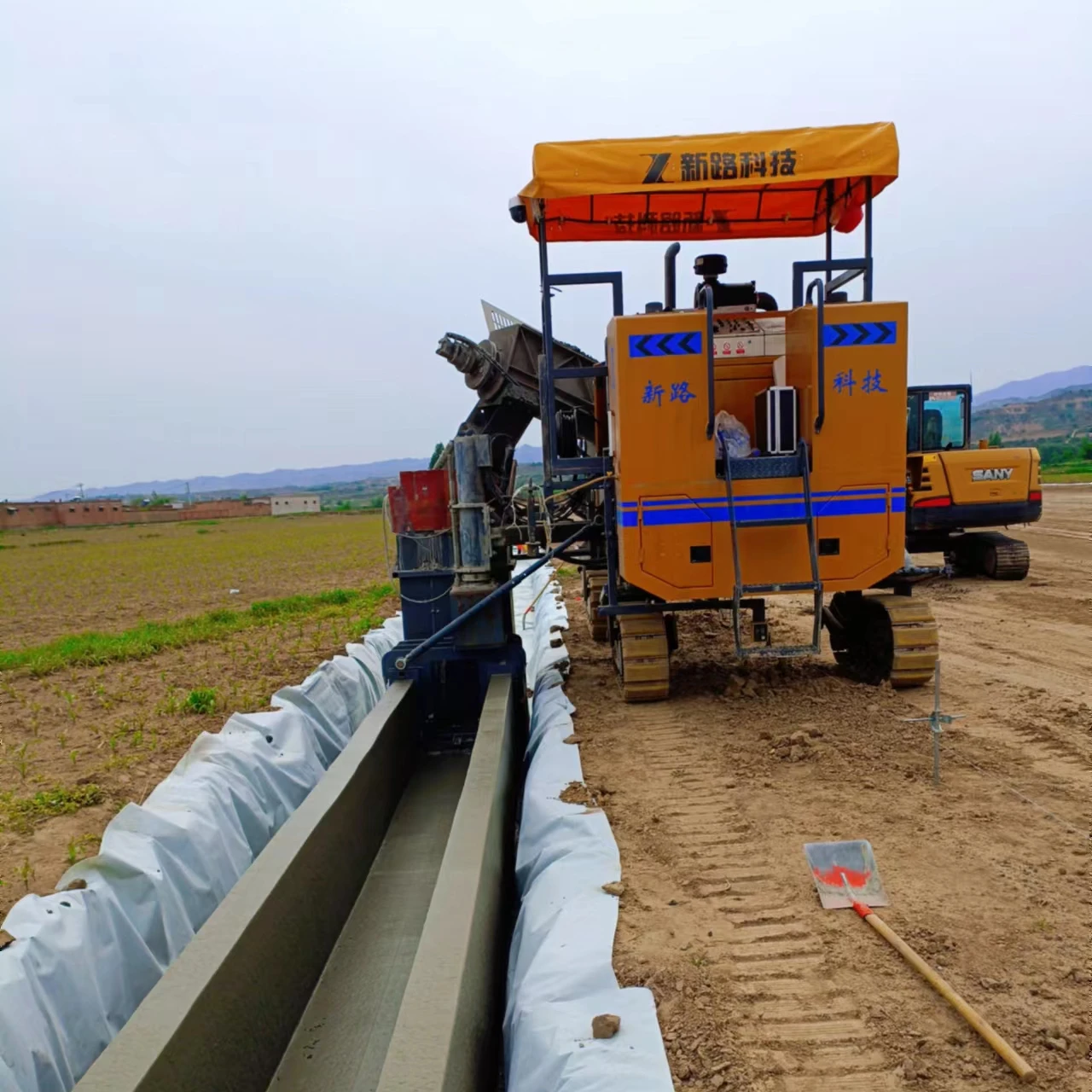 NC1300s Everstar Concrete Slip form Paver Machine Barrier Wall large concrete pavers 24x24 Machine