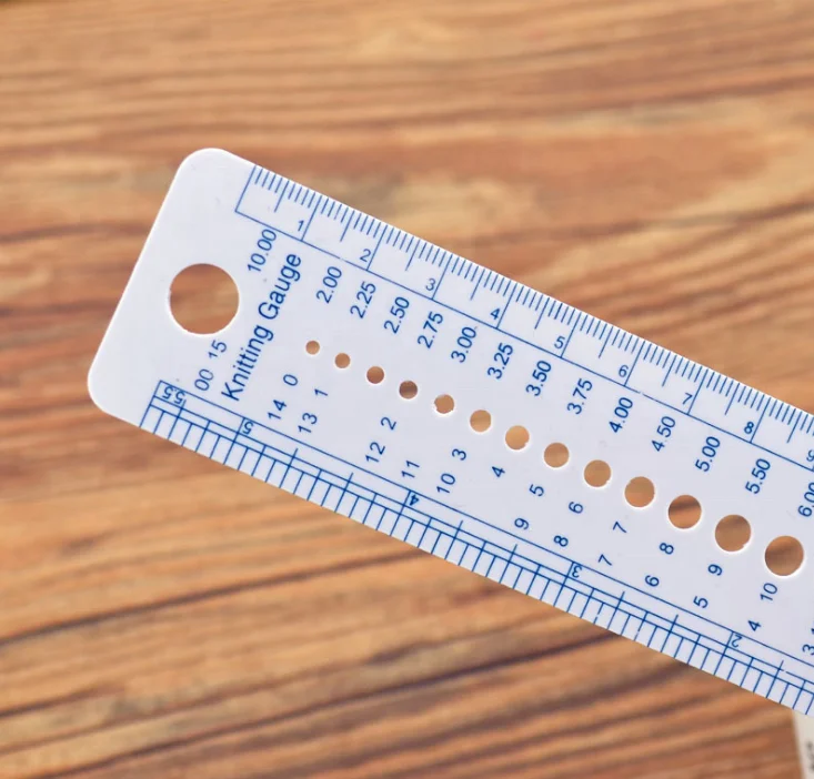 Hot Sale Plastic Ruler Shape Knitting Measure Tools Knitting Needle Gauge  measuring needle sweater tool