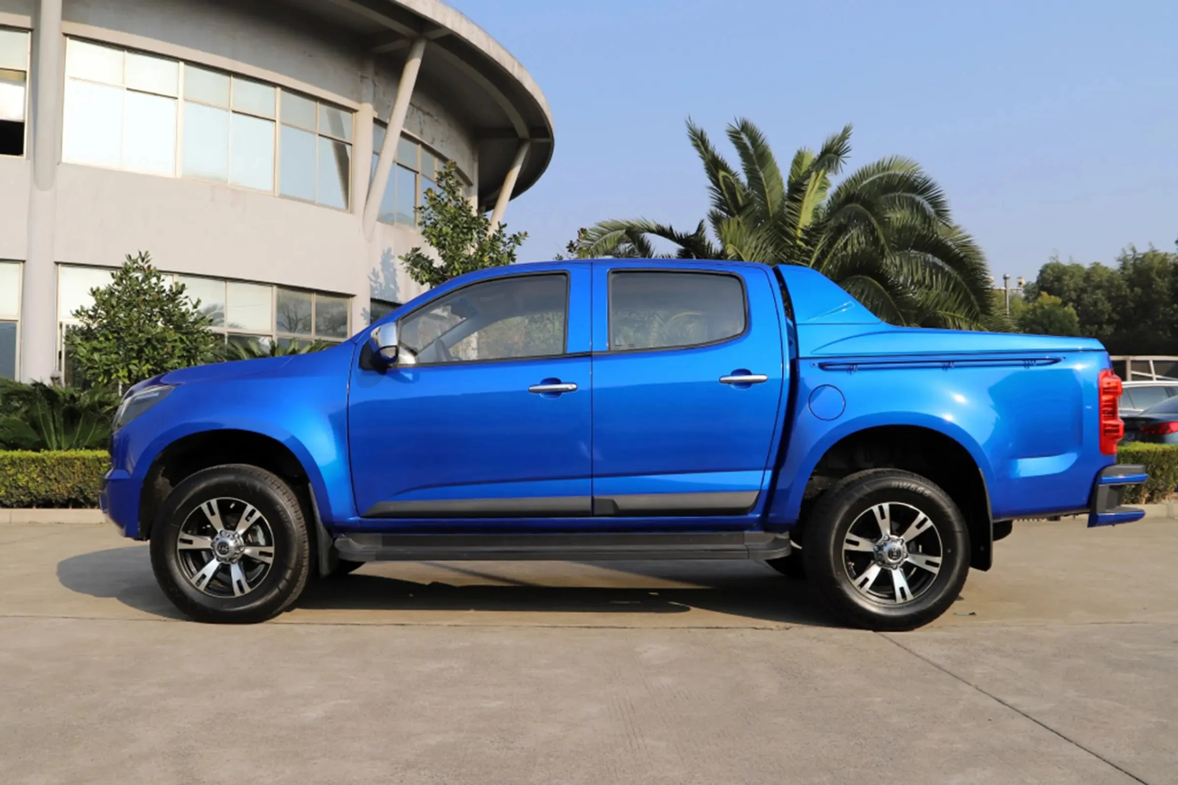 High Quality New Car Faw Raytheon 2.5T Faw New Energy Vehicles Faw Pickup Truck  4WD Luxury of Pickup Truck