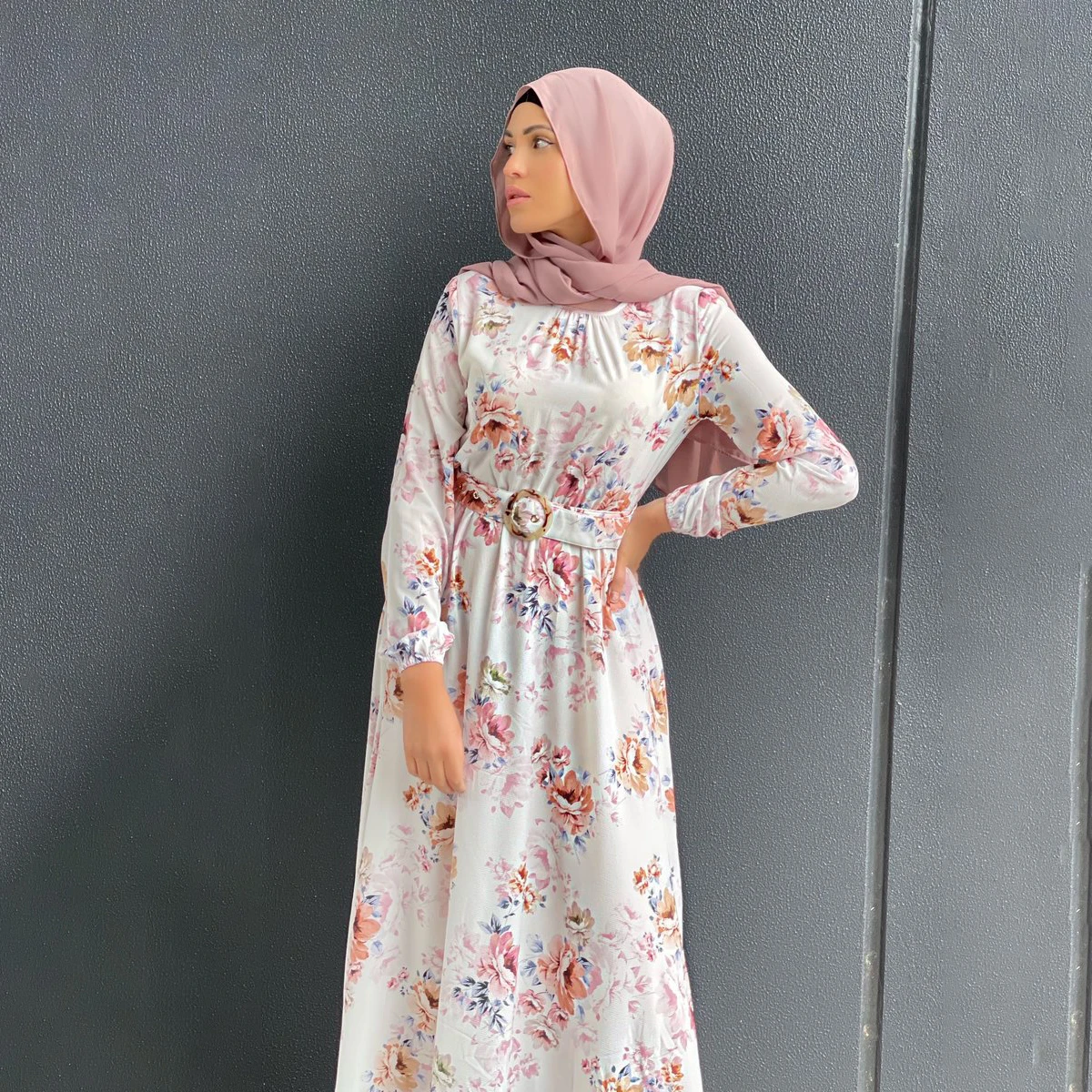 MOTIVE FORCE In Stock Islamic Clothes Peach Flower Color With Belt Print Abaya Muslim Dresses Dubai