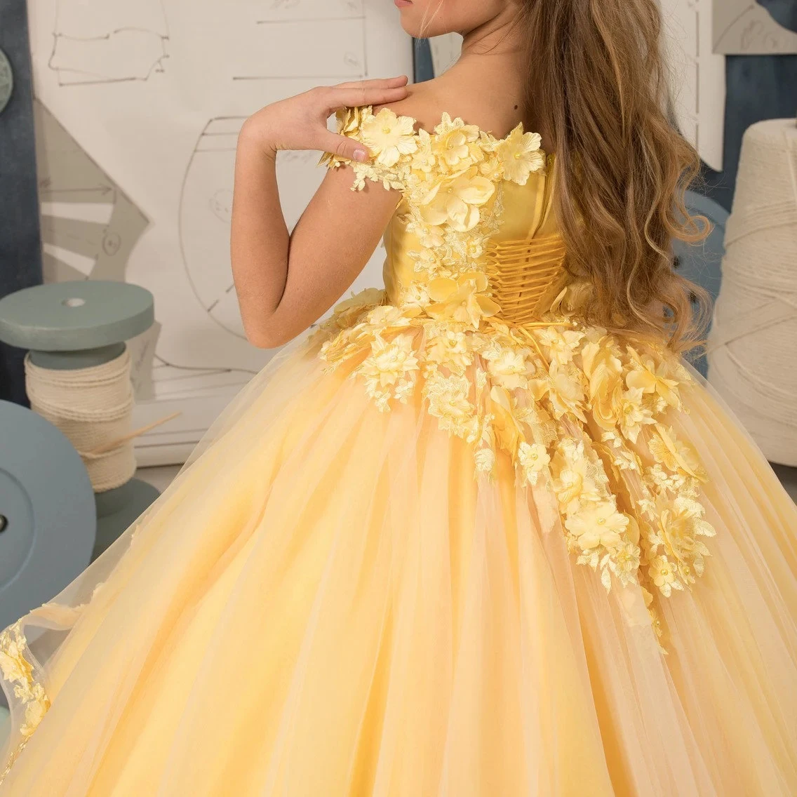 Off The Shoulder Appliques Pageant Gowns First Communion Dresses For Kids Party Dress Yellow Flower Girl Dresses For Wedding