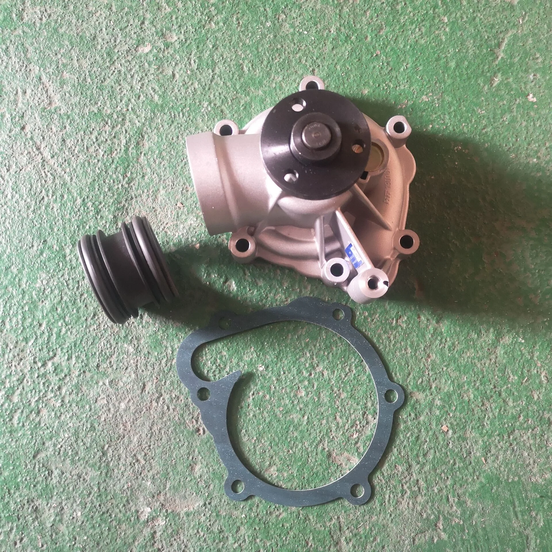 Water pump 04259546 for deutz BFM2012 engine parts 56D