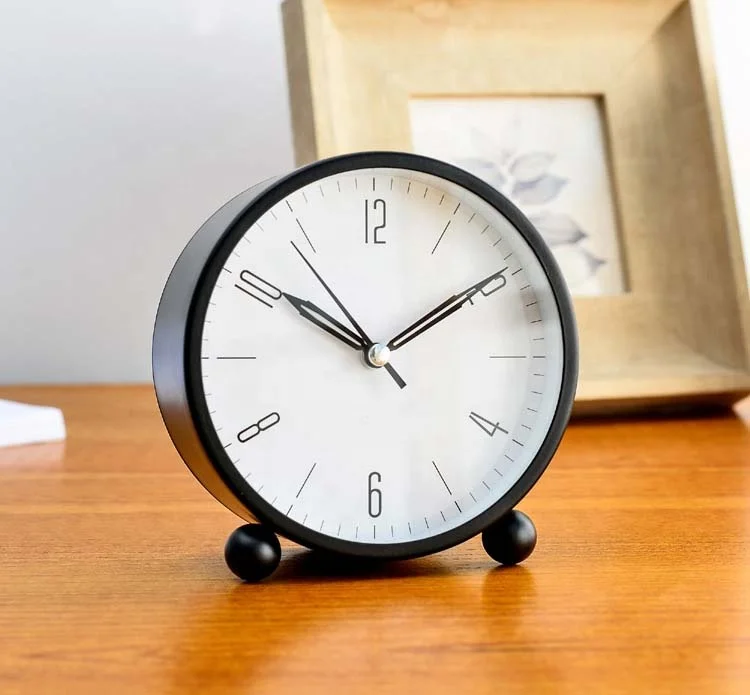 Alarm Clock 4 inch Round Silent Analog Alarm Clock Non Ticking with Night Light Battery Powered Super Silent Alarm Clock