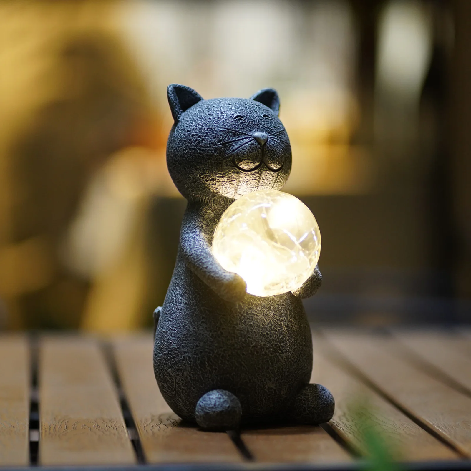 BSCI Factory Resin Solar Light Garden Cat  with Gazing Ball Outdoor Decor
