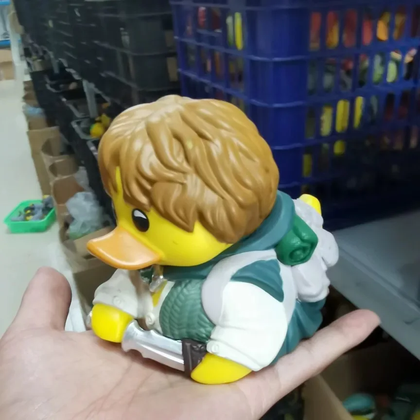 4inch rubber duck PVC hand model sworddrawing duck cartoon character model doll cosplay decoration doll duck children bath toy