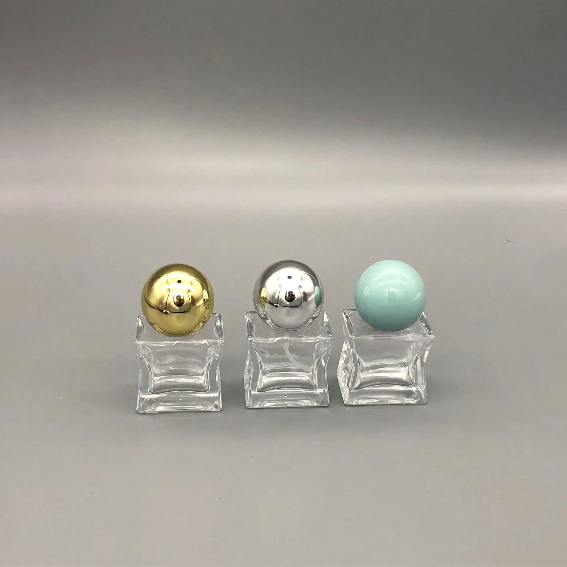 Skin Care Product Cosmetics Luxury Perfume Bottle Bayonet Portable Samples 15ml Spray Glass Perfume Bottle with PP Round Cover