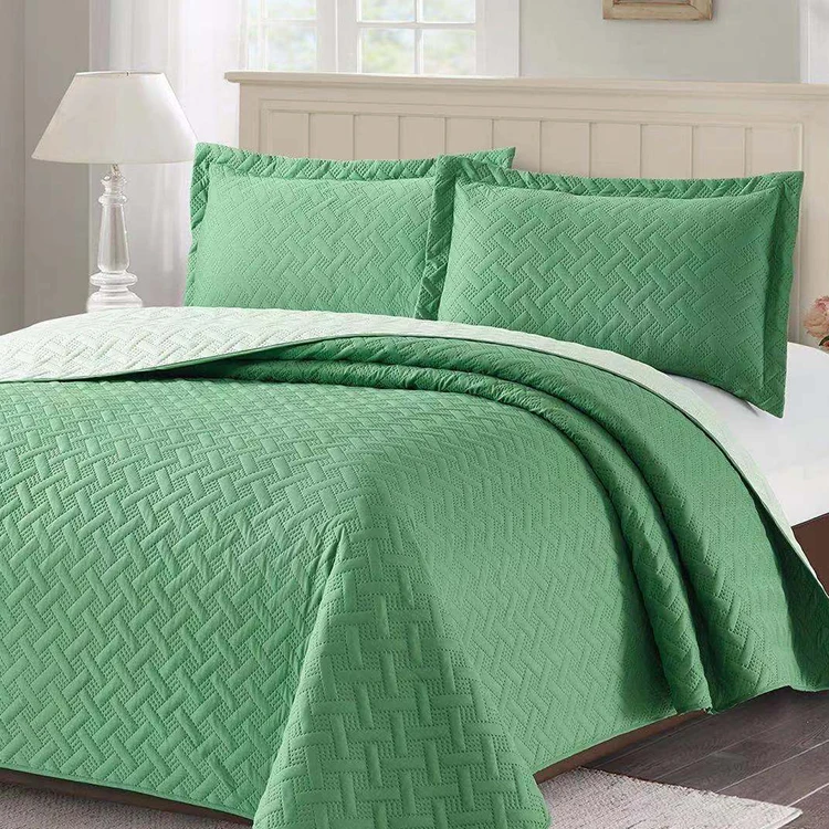Embossing luxury 3 pieces set luxury quilt bedding set hotel king bedding quilts