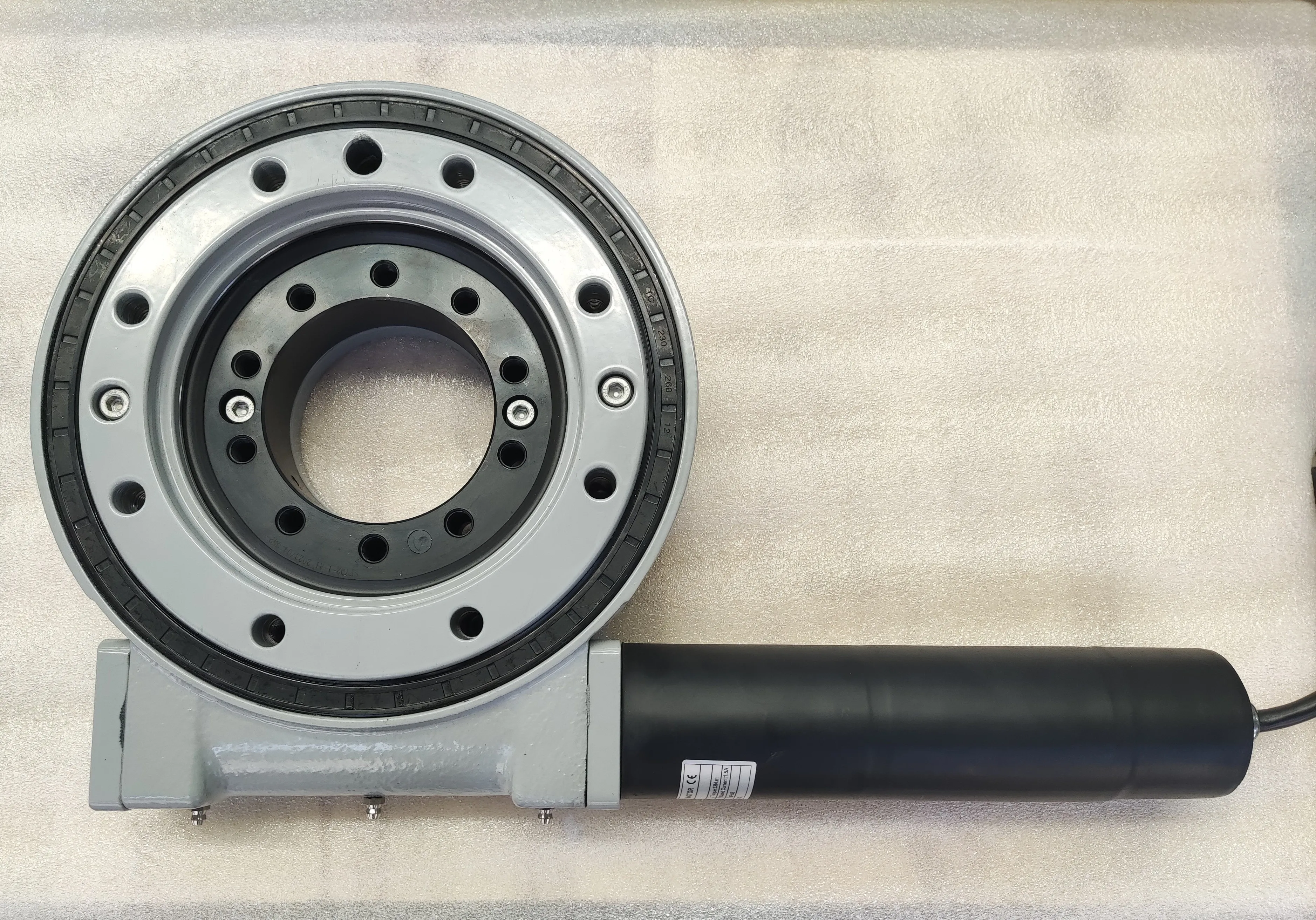 Solar tracker panel worm gear SE7 7 inches slewing drive with DC motor