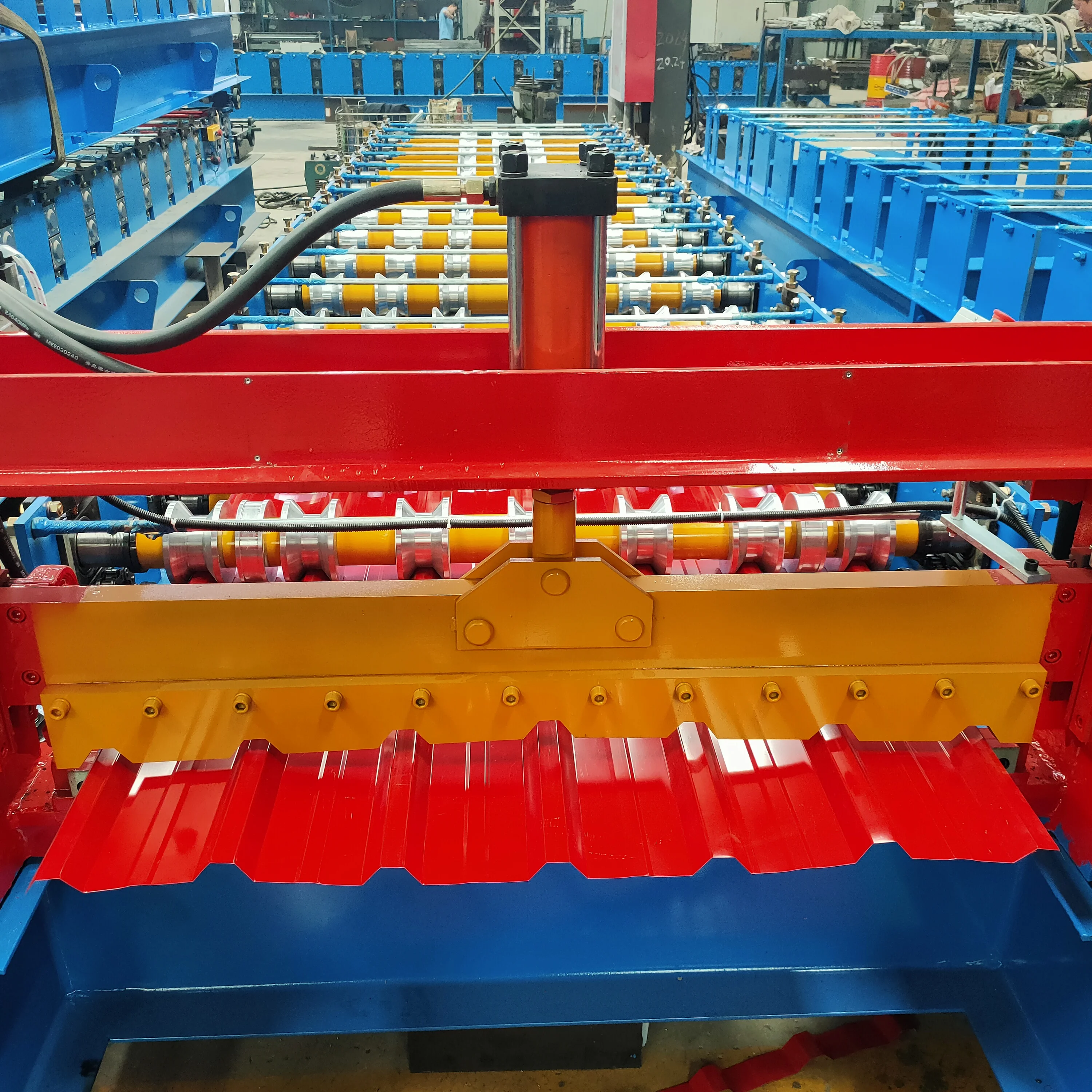 Cangzhou Xinding li Brazil market RT25 1020 Steel wall sheet tiles forming and making machine