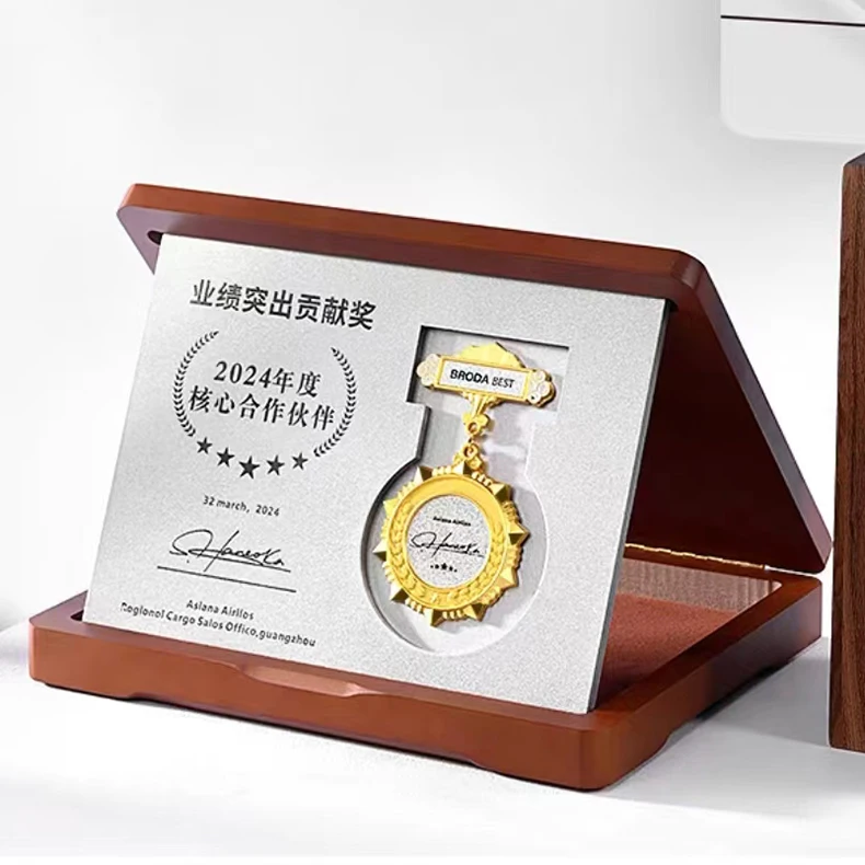 High Quality Taekwondo Trophy New Design Wood Silver Metal Medal Features UV Printing High Visibility Graphics Insurance End