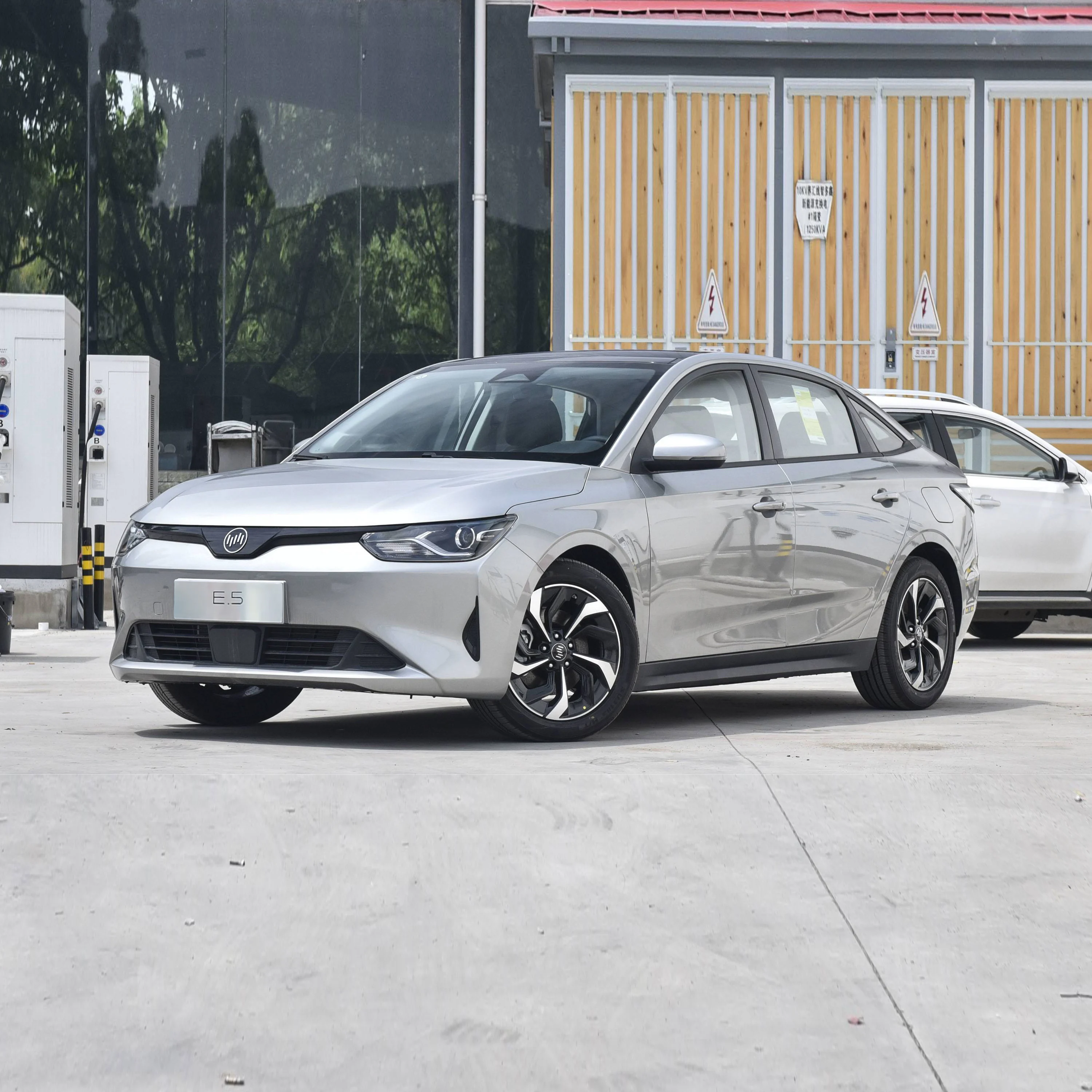 2023 in stock long range cars electric brand new energy vehicles WM weltmeister E5