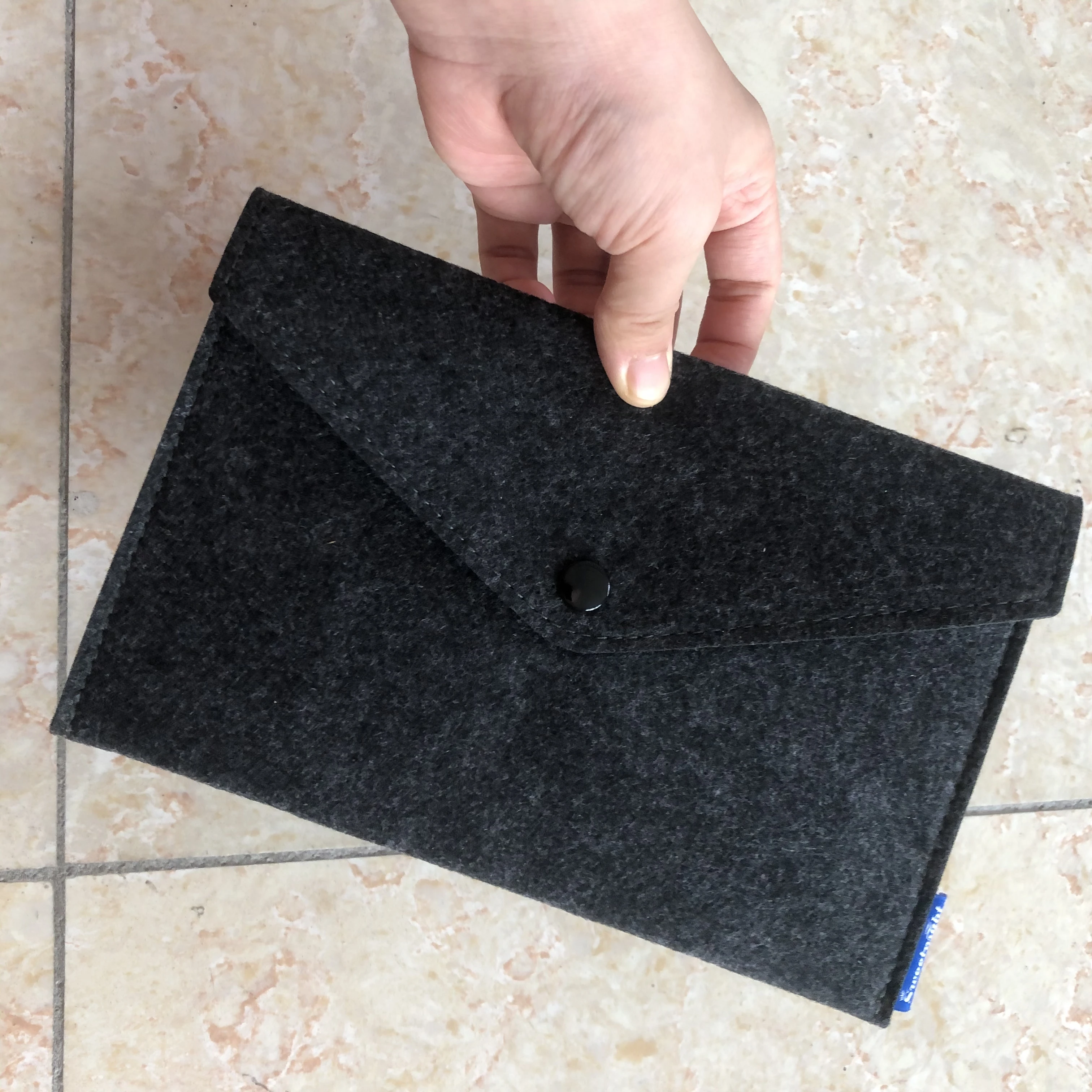 Wholesale felt phone bags felt phone cases packaging bags universal felt phone bags