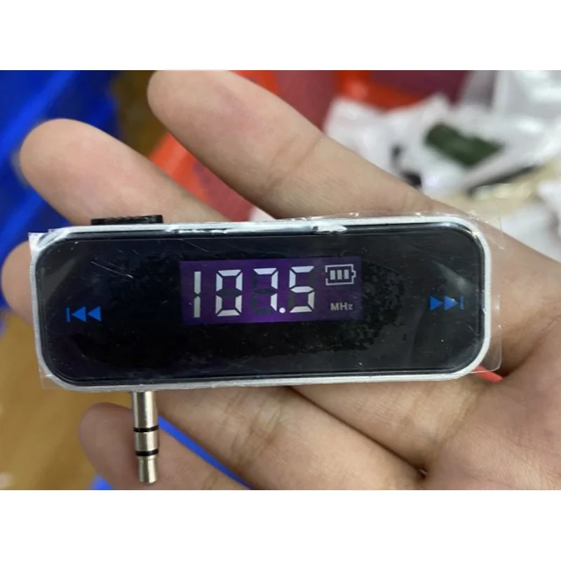 3.5mm Wireless Mini Transmitter In Car Kit Music Audio FM Transmitter For Phone 4 5 6 6S Plus Sansumg MP3 Handsfree Car Radio