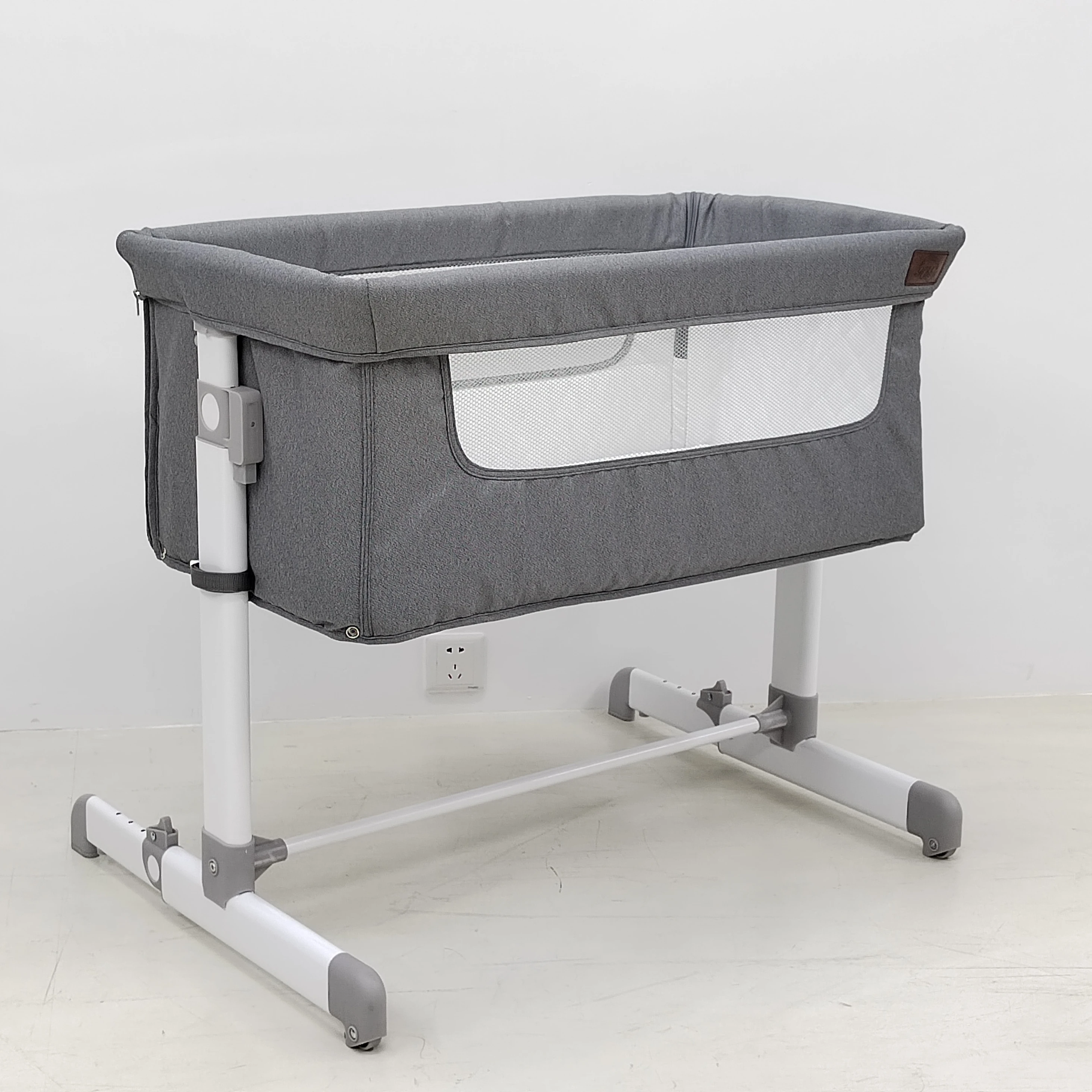 Hot Selling New Design Professional Manufacture Cheap Crib Baby Swing Cradle Drop Side For Baby hospital bedroom