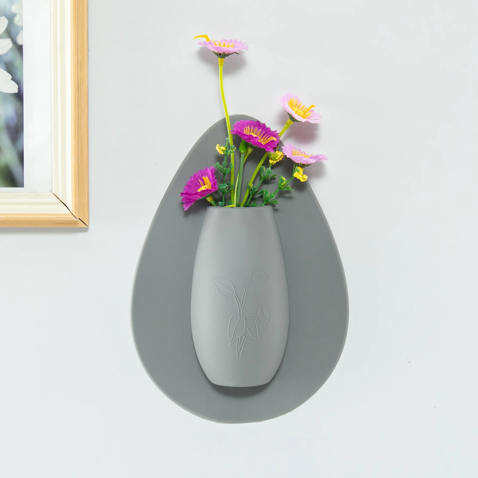 Silicone Flower Pot Wall Hanging Decorative Reusable Wall-Mounted Sticky Flower Vase for Windows Bathroom Office