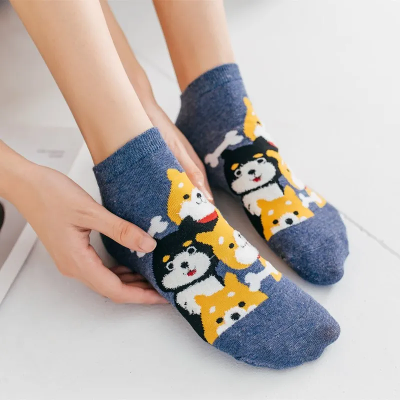 New European and American mixed color wholesale youth socks cartoon jacquard dog feather yarn female socks