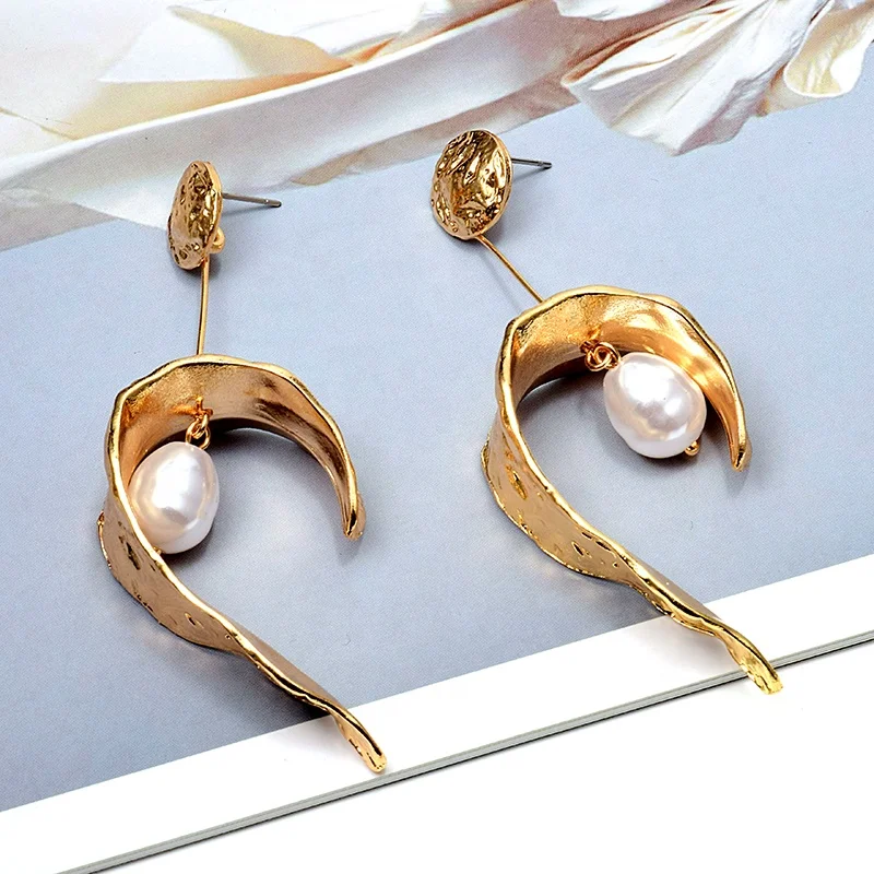 Wholesale new hanging pearl gold metal long earrings high quality jewelry