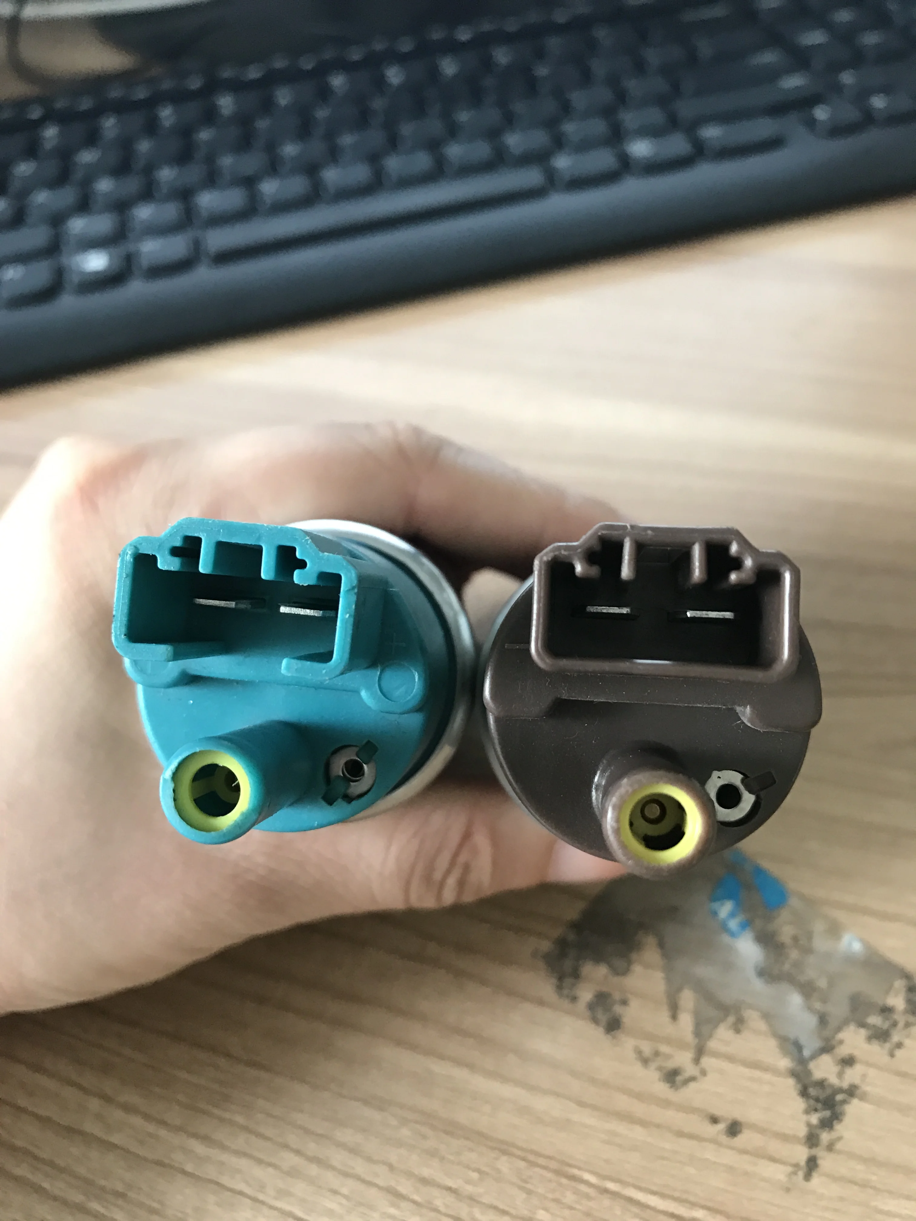 HX380301 12V 4.2A EP126 E2068 low price high grade fuel pump 2068 for car