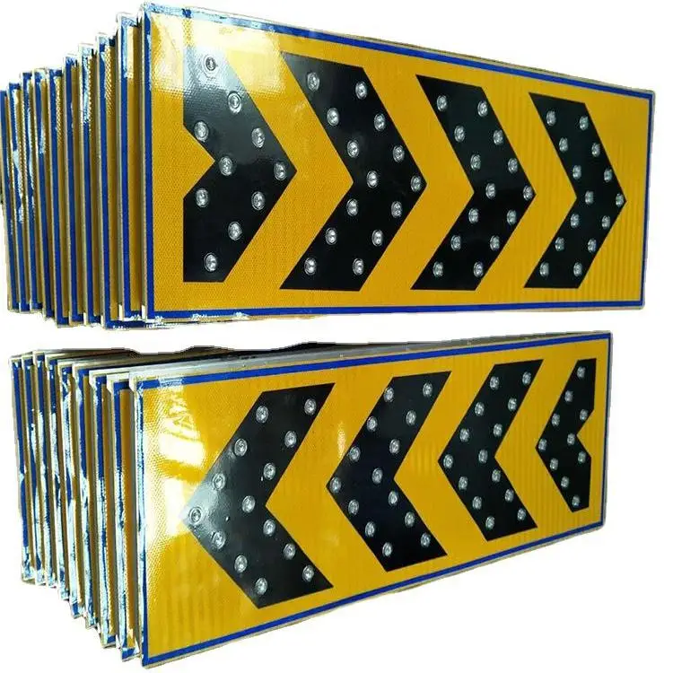 Solar Indicator Signboard 1200*400mm Aluminum Arrow Construction Sign Amber Flashing Chevron Signage