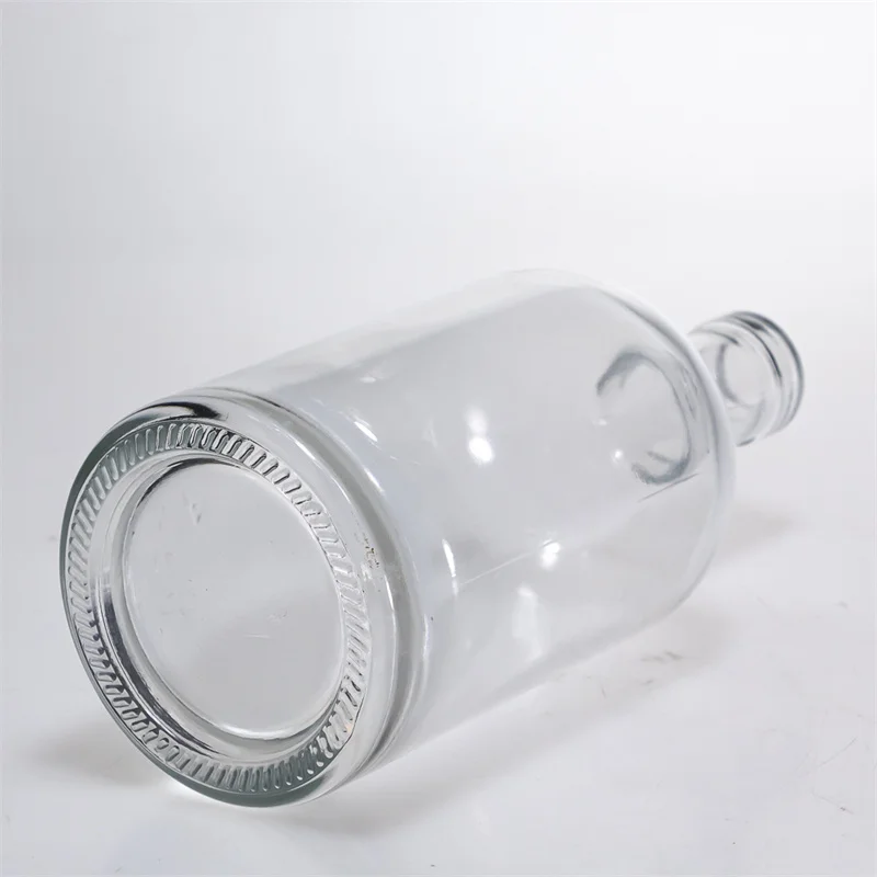 Wholesale 50ml 100ml 200ml Transparent Mini Spirit Liquor Glass Bottle