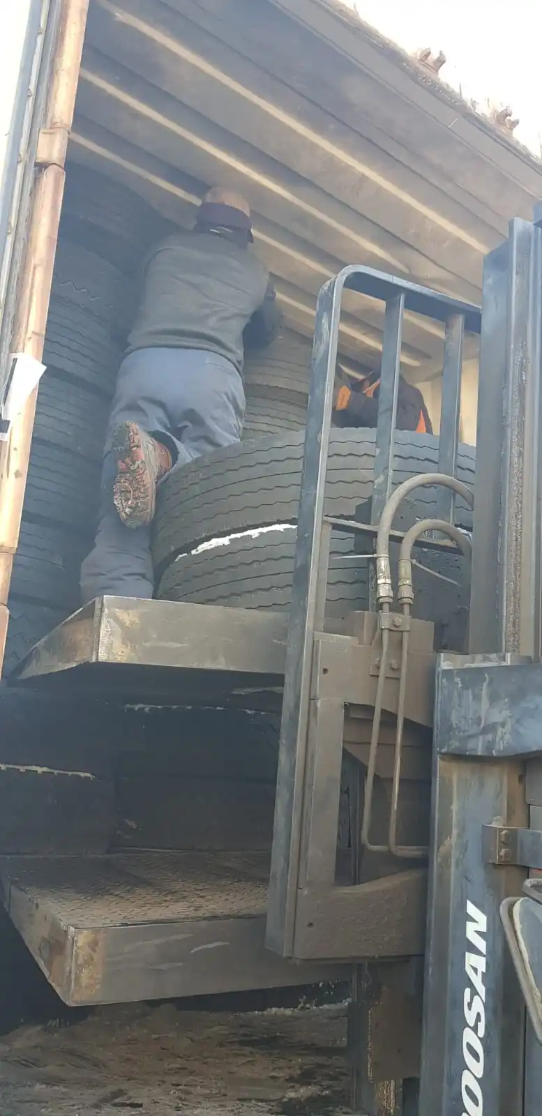 used truck tires in Korea