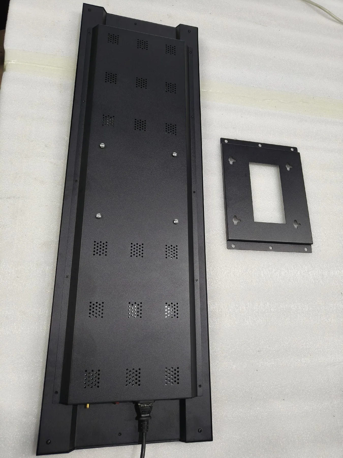 VETO Indoor TFT Stretch Bar Type Display Panel Touchscreen 37 Inch Digital Signage LCD Advertising Screen