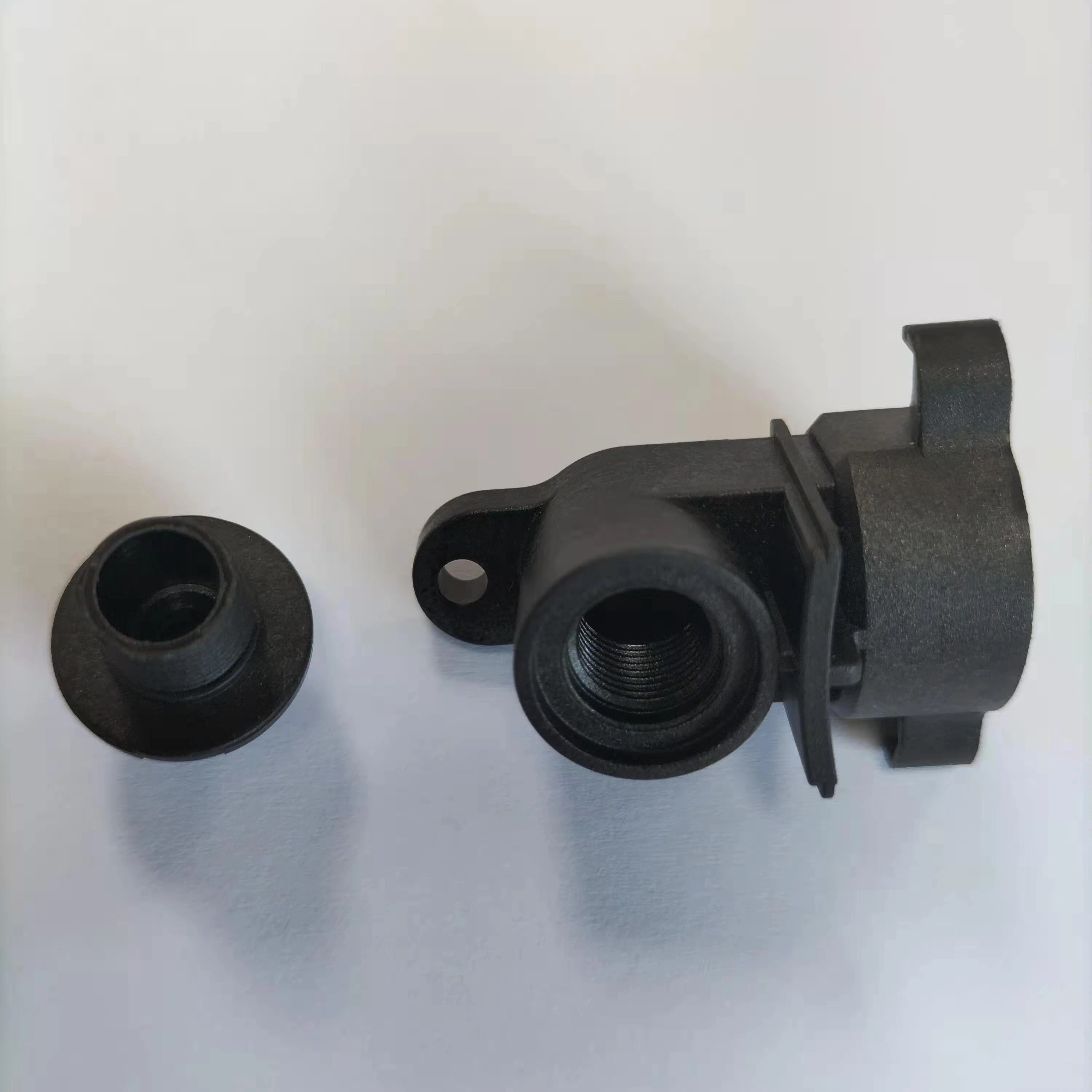Mold design for internal and external threads