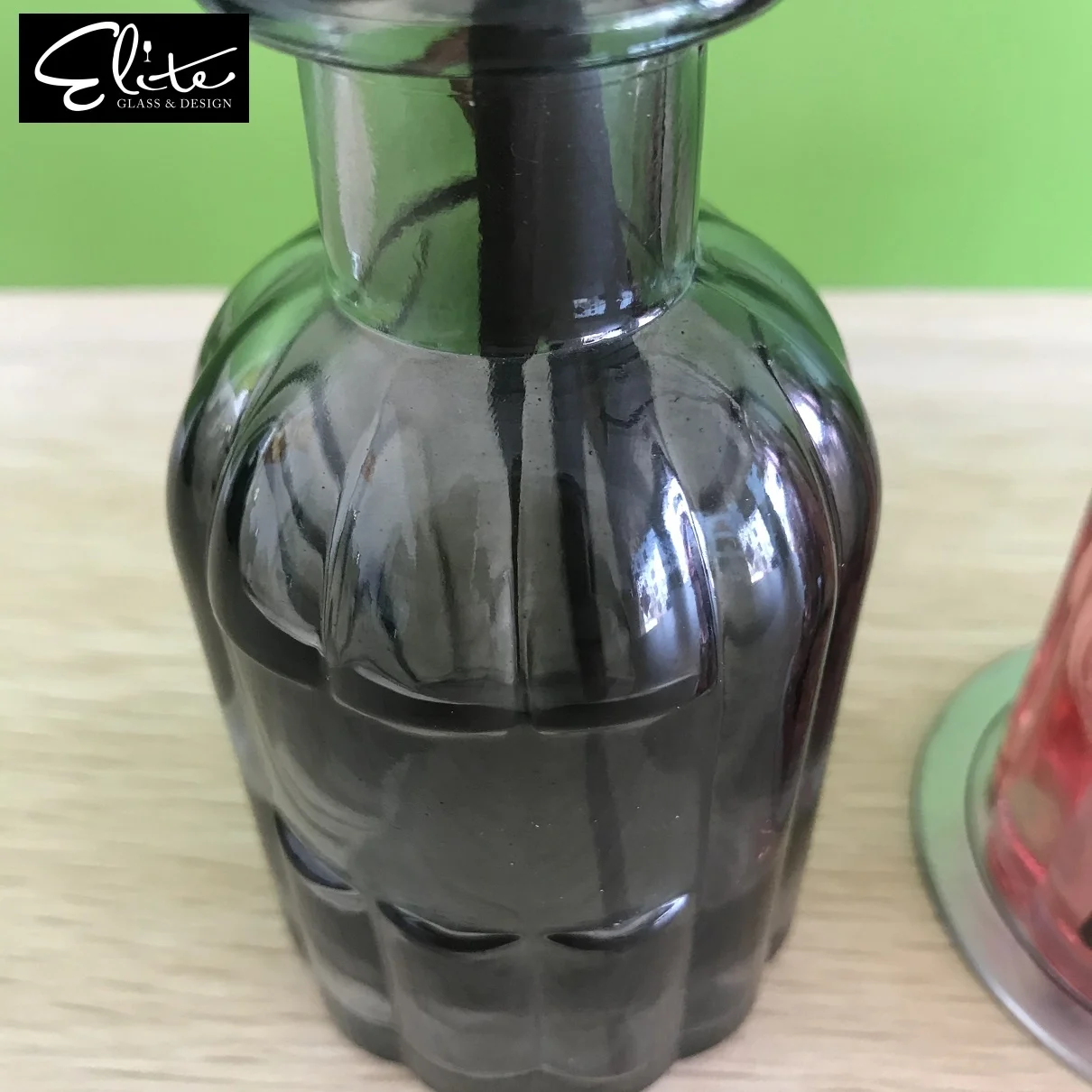 
Empty Modern Beautiful Vase Decoration 130ml Glass Reed Diffuser Bottle With Rattan Stick Essential oil bottle 