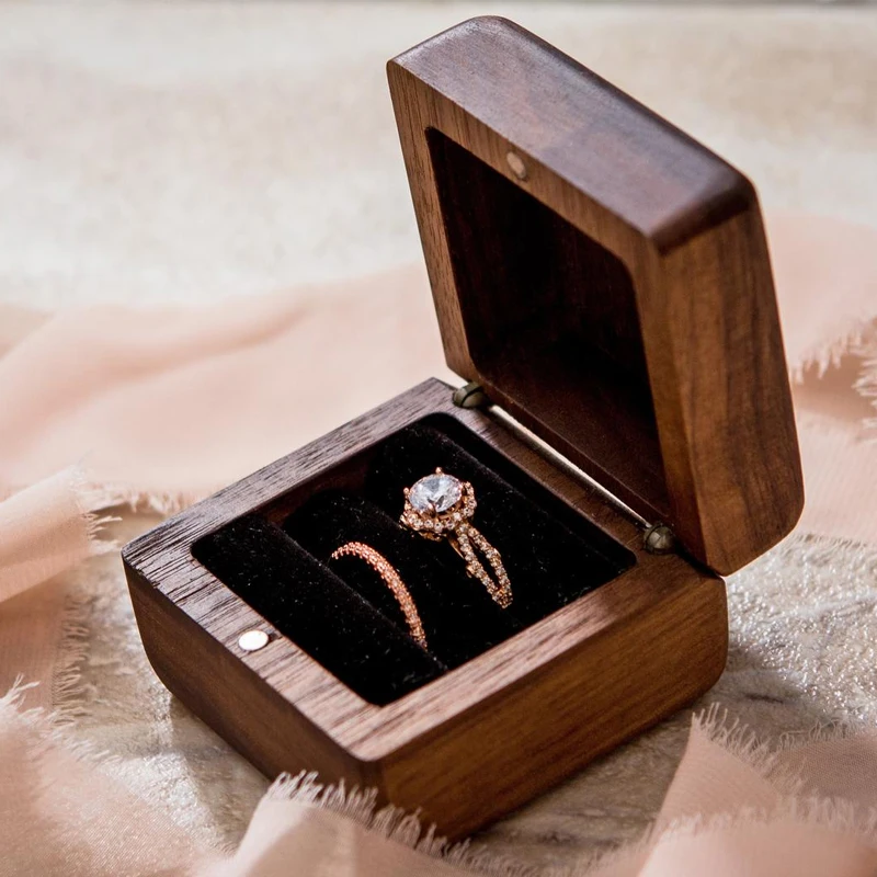 Beautifully propose marriage gift wedding walnut small wood ring box with magnet