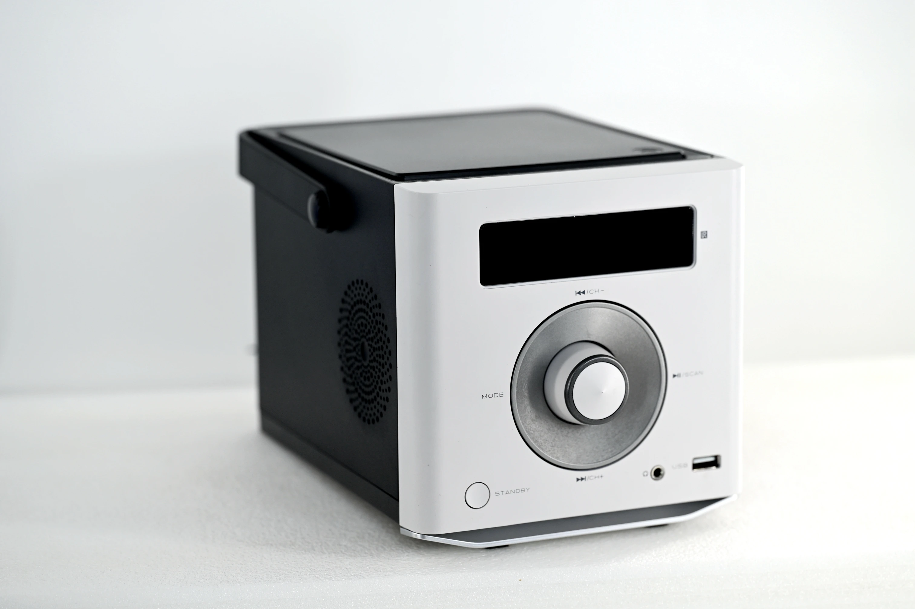 FM radio portable cd player with speaker