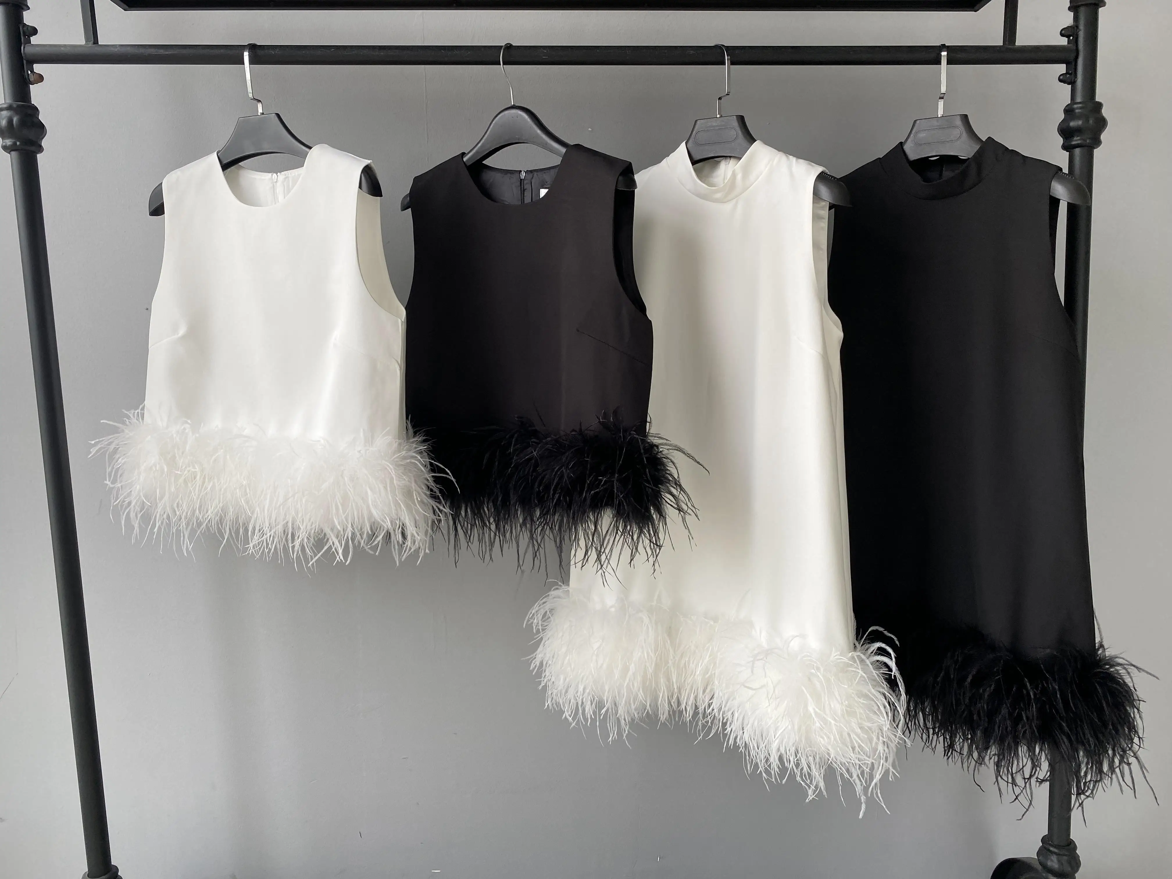 Wholesale Summer Ladies Sleeveless Round-neck Feather Trim Crop Tops Womens Tank Tops Custom Patchwork Vest Ostrich Feather Top