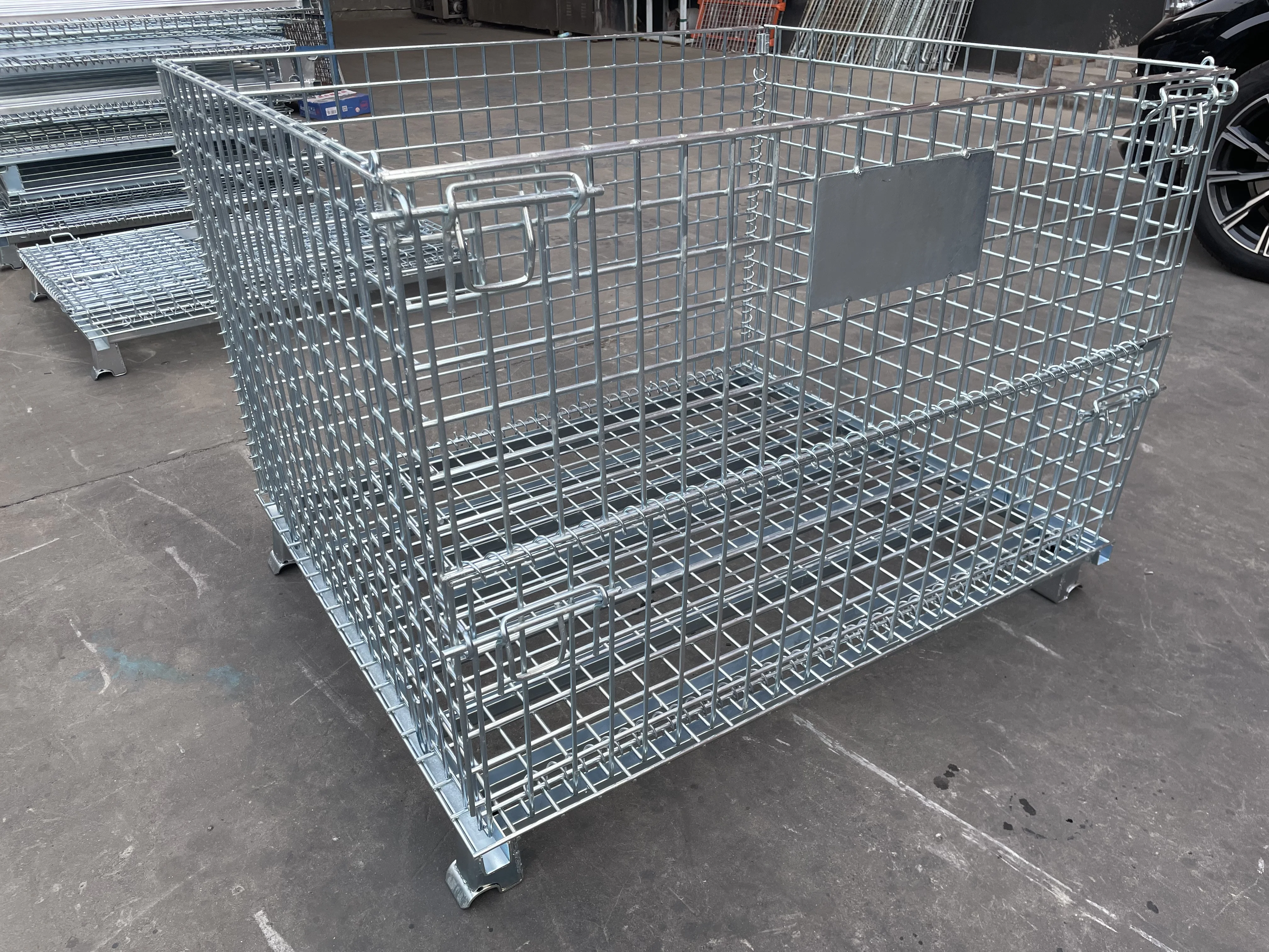 Customized Collapsible Stacking Cage Industrial Wire Baskets Forklift Cage Heavy Duty Cage Mesh Wire Container